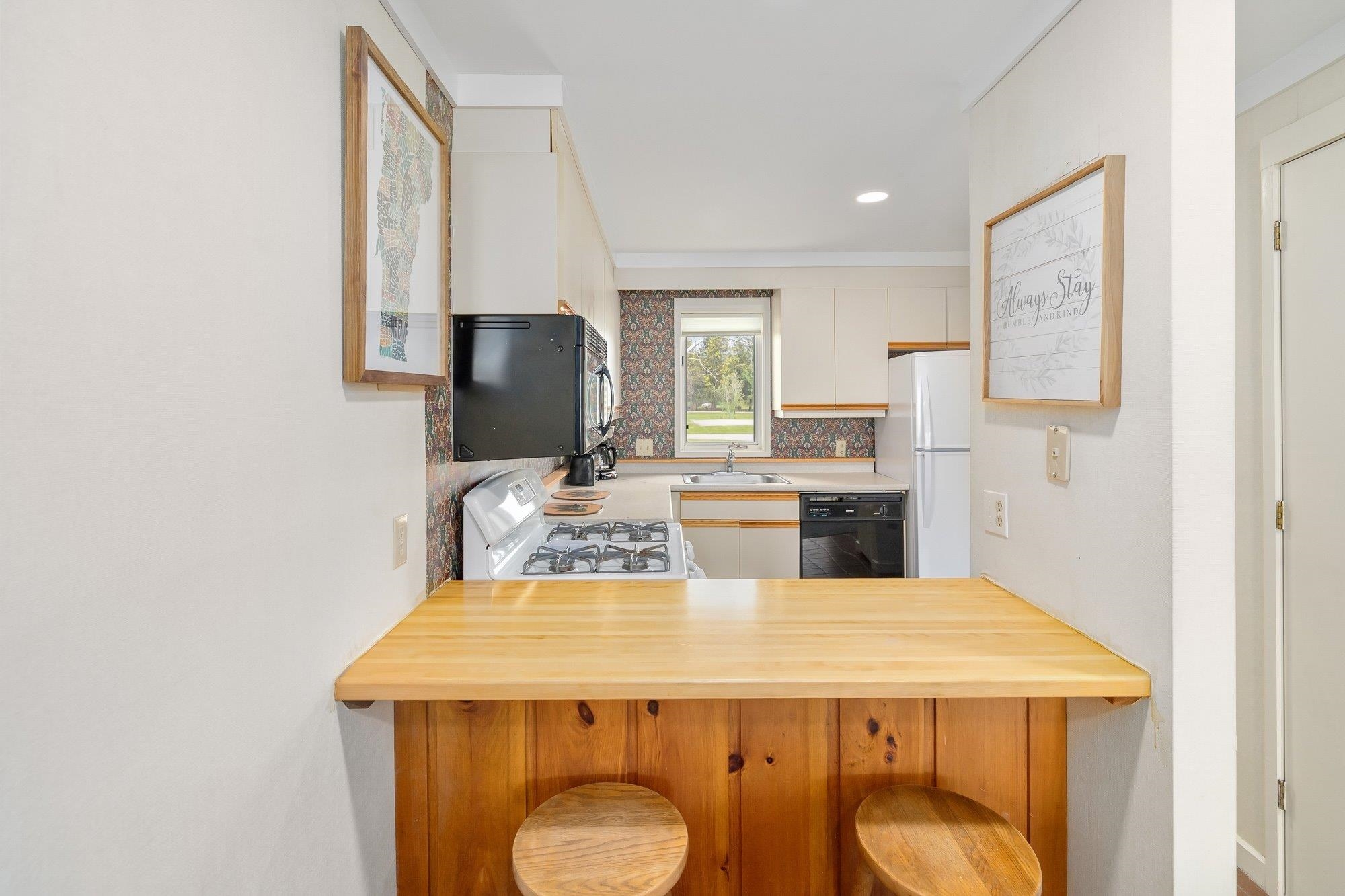 261 Village Green Drive Property Photo 15