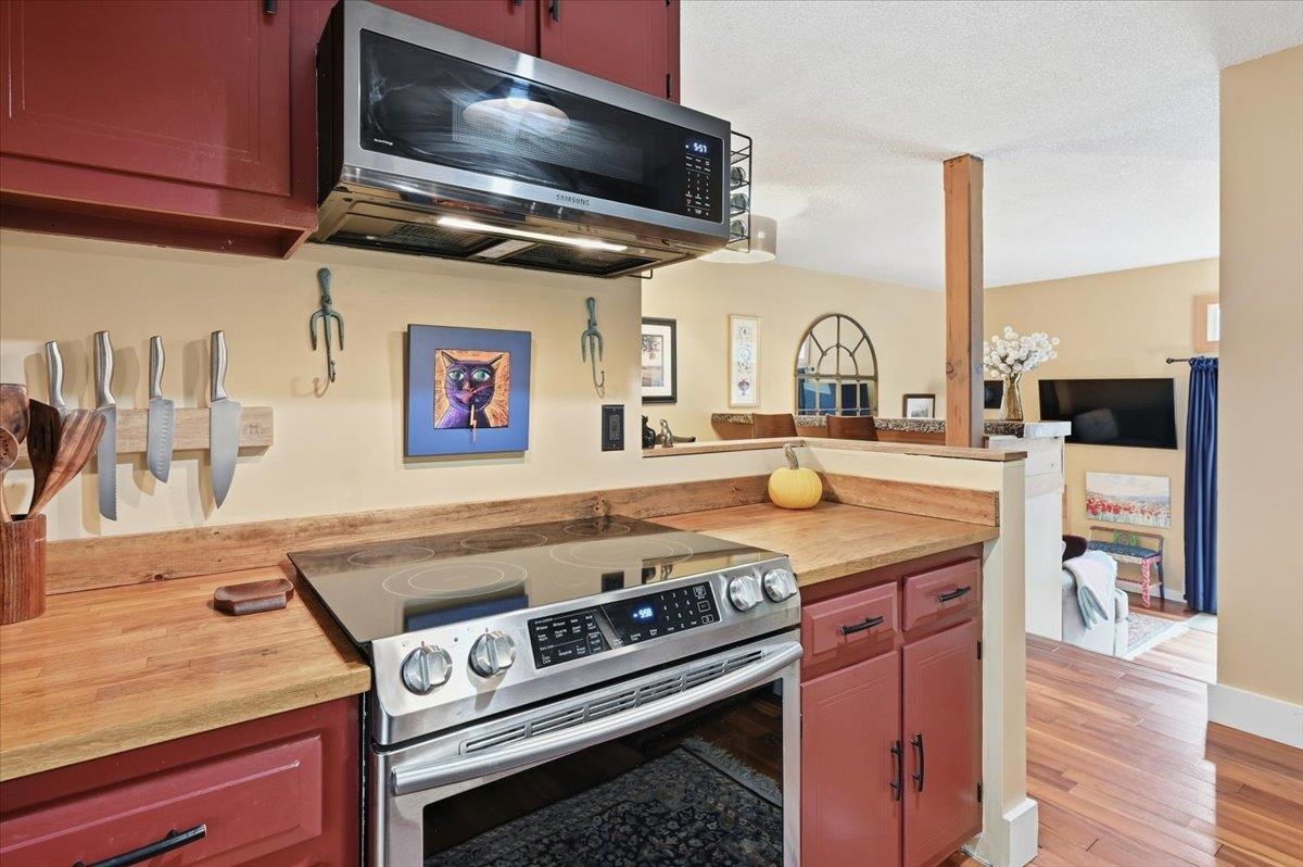 1075 Butternut Hill Road Property Photo 7