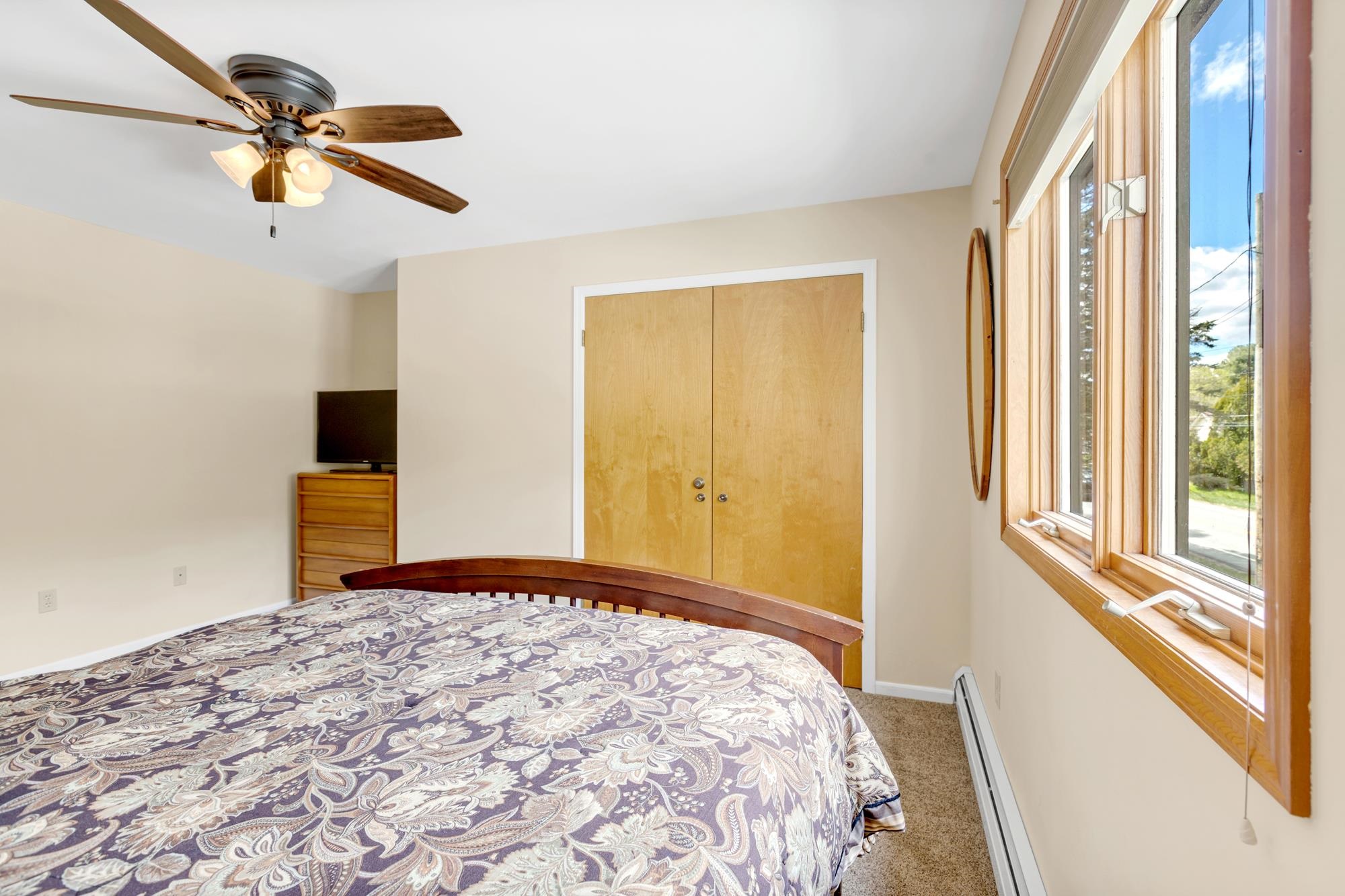 990 Main Street Property Photo 44