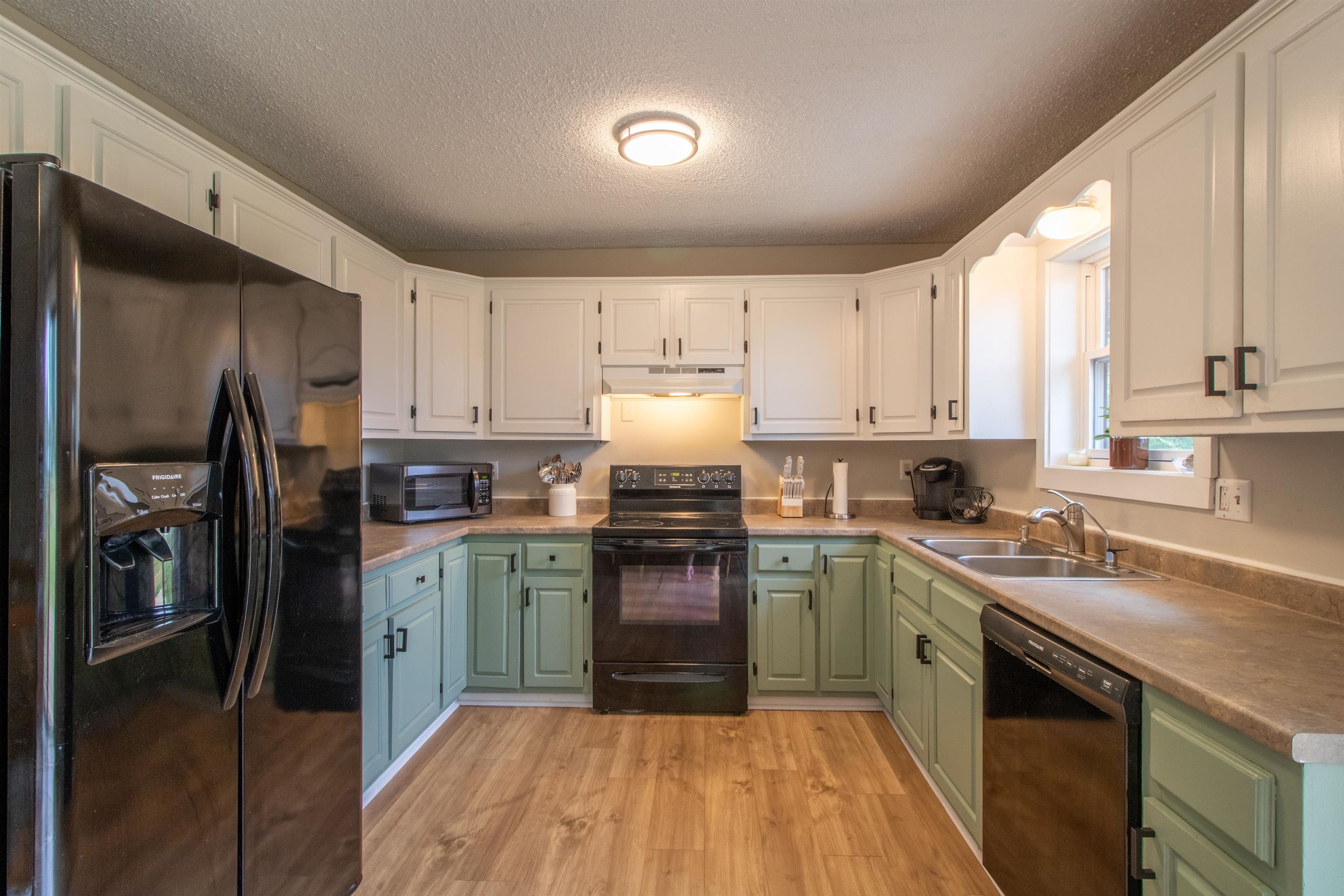 287 Lakeview Drive Property Photo 5