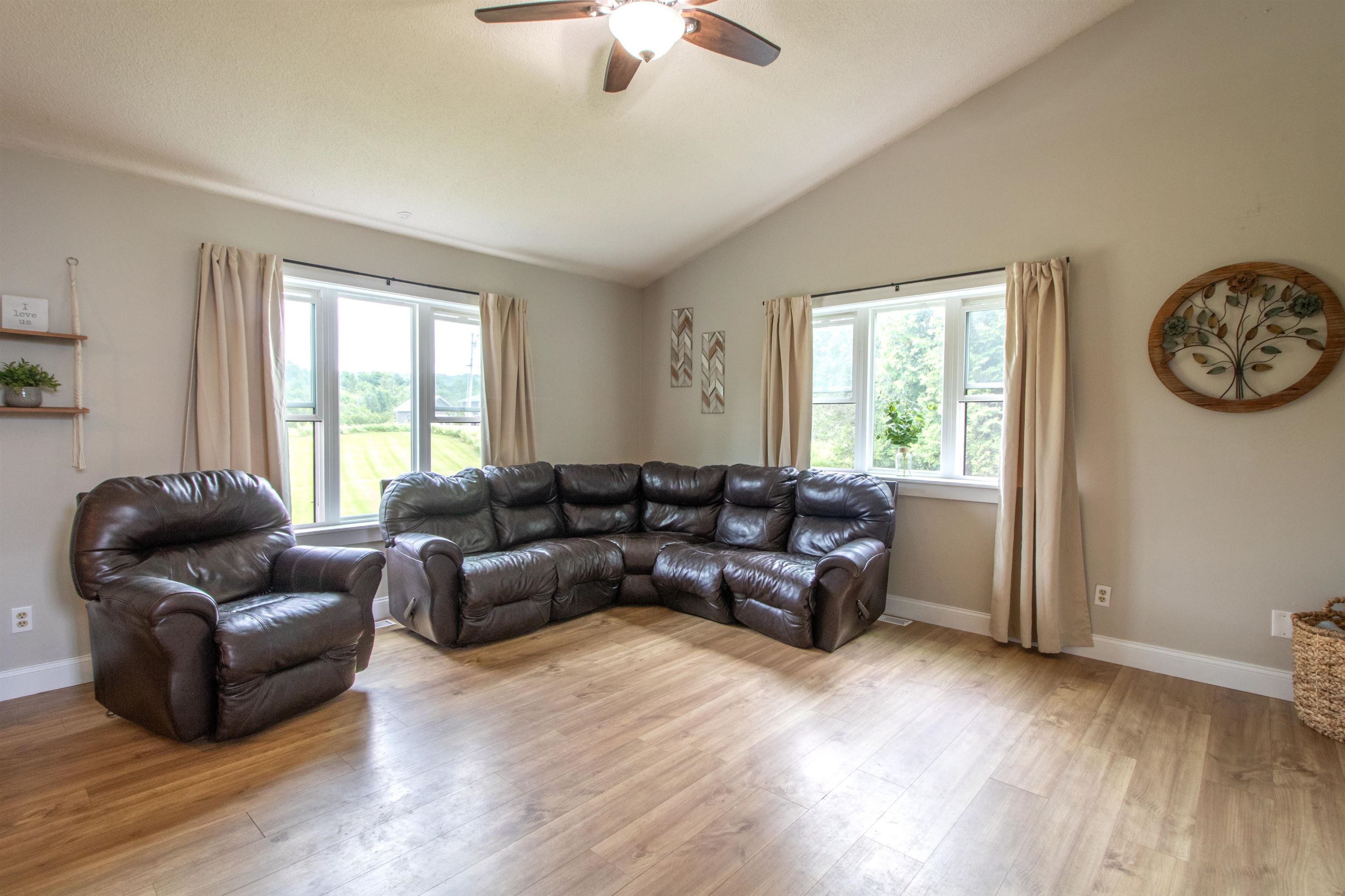 287 Lakeview Drive Property Photo 10