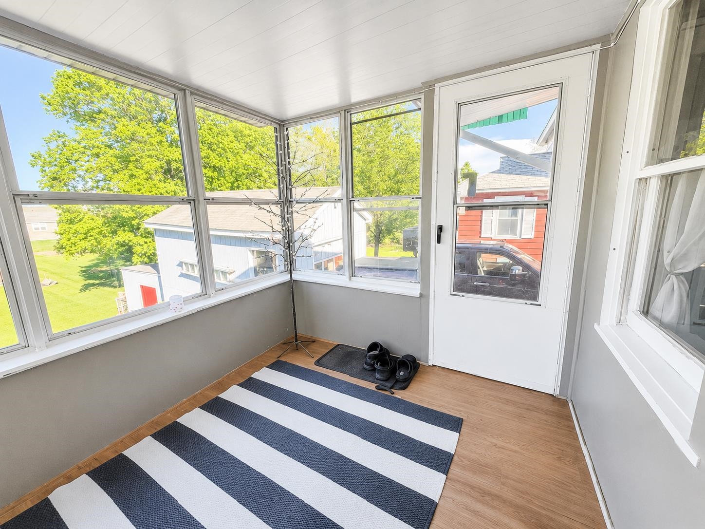 576 Hillside Avenue Property Photo 6