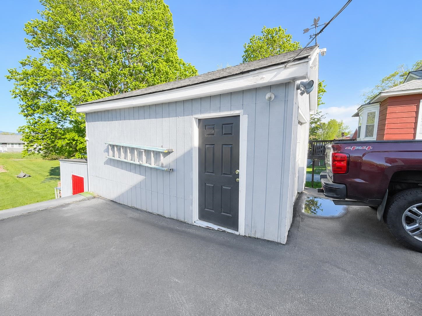 576 Hillside Avenue Property Photo 28