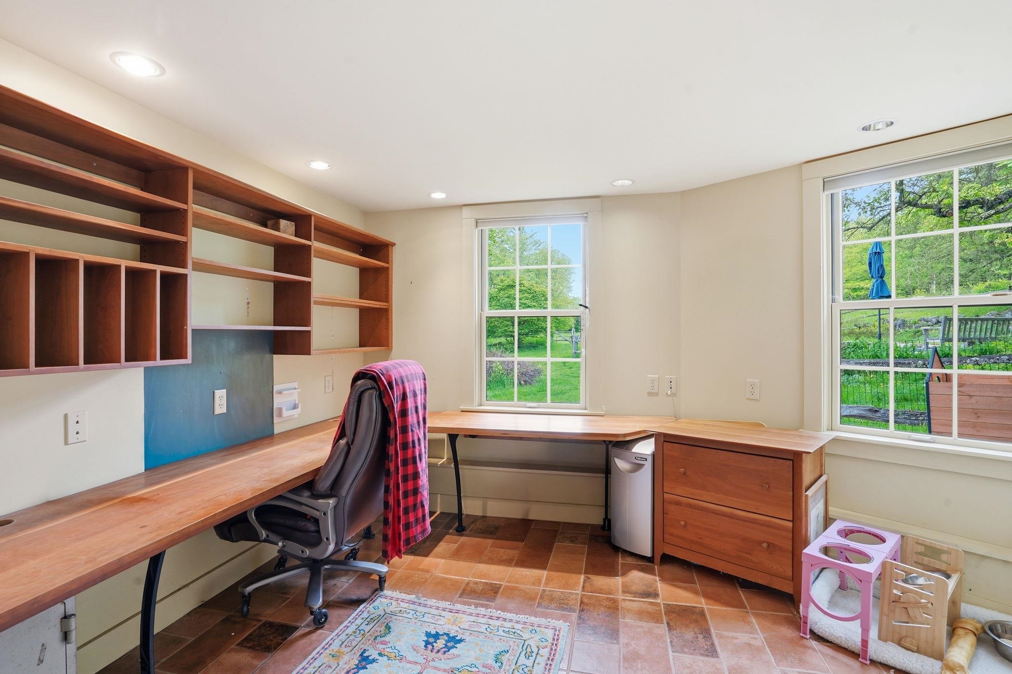 515 E Surry Road Property Photo 38