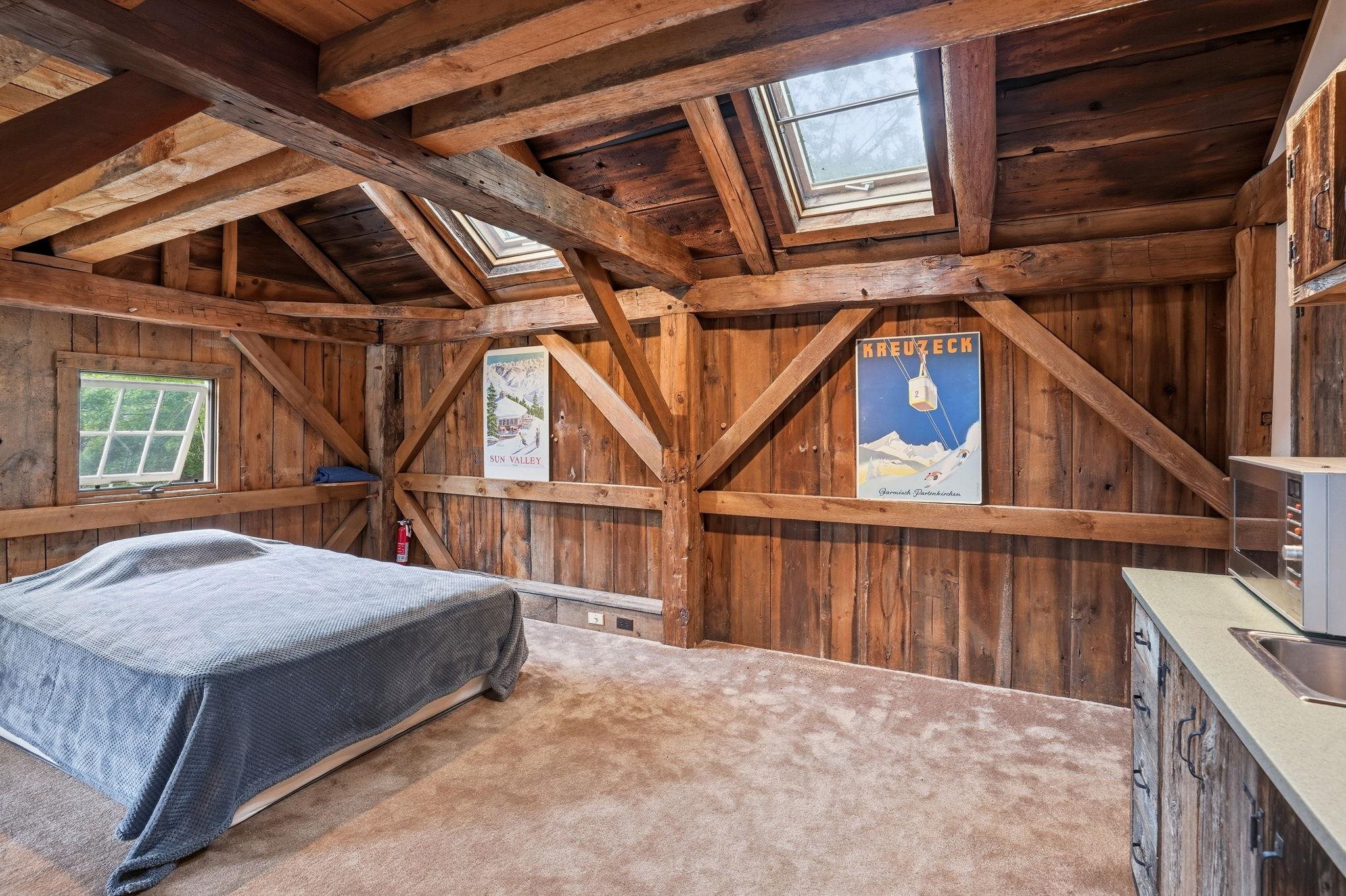 515 E Surry Road Property Photo 43