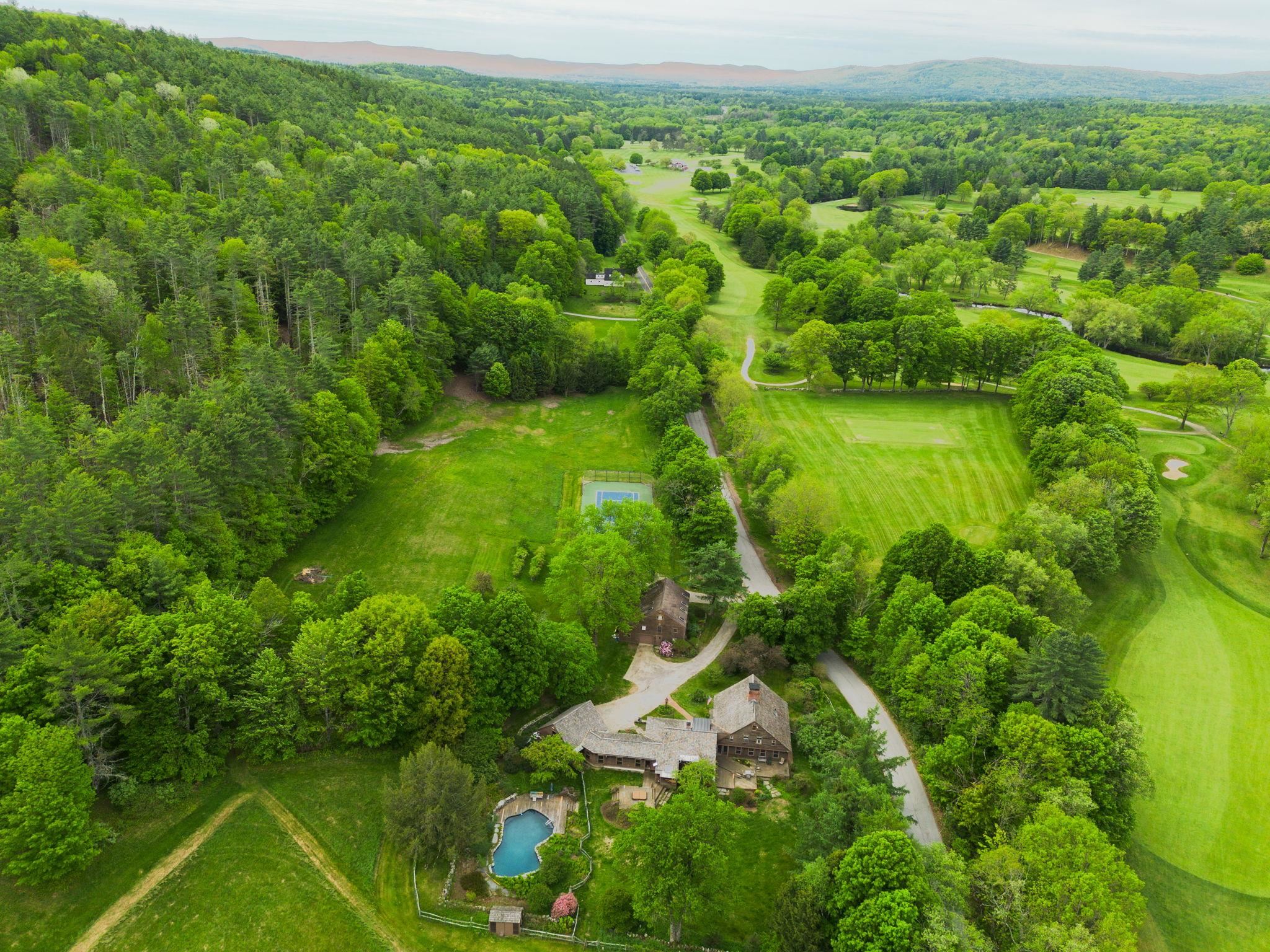 515 E Surry Road Property Photo 47