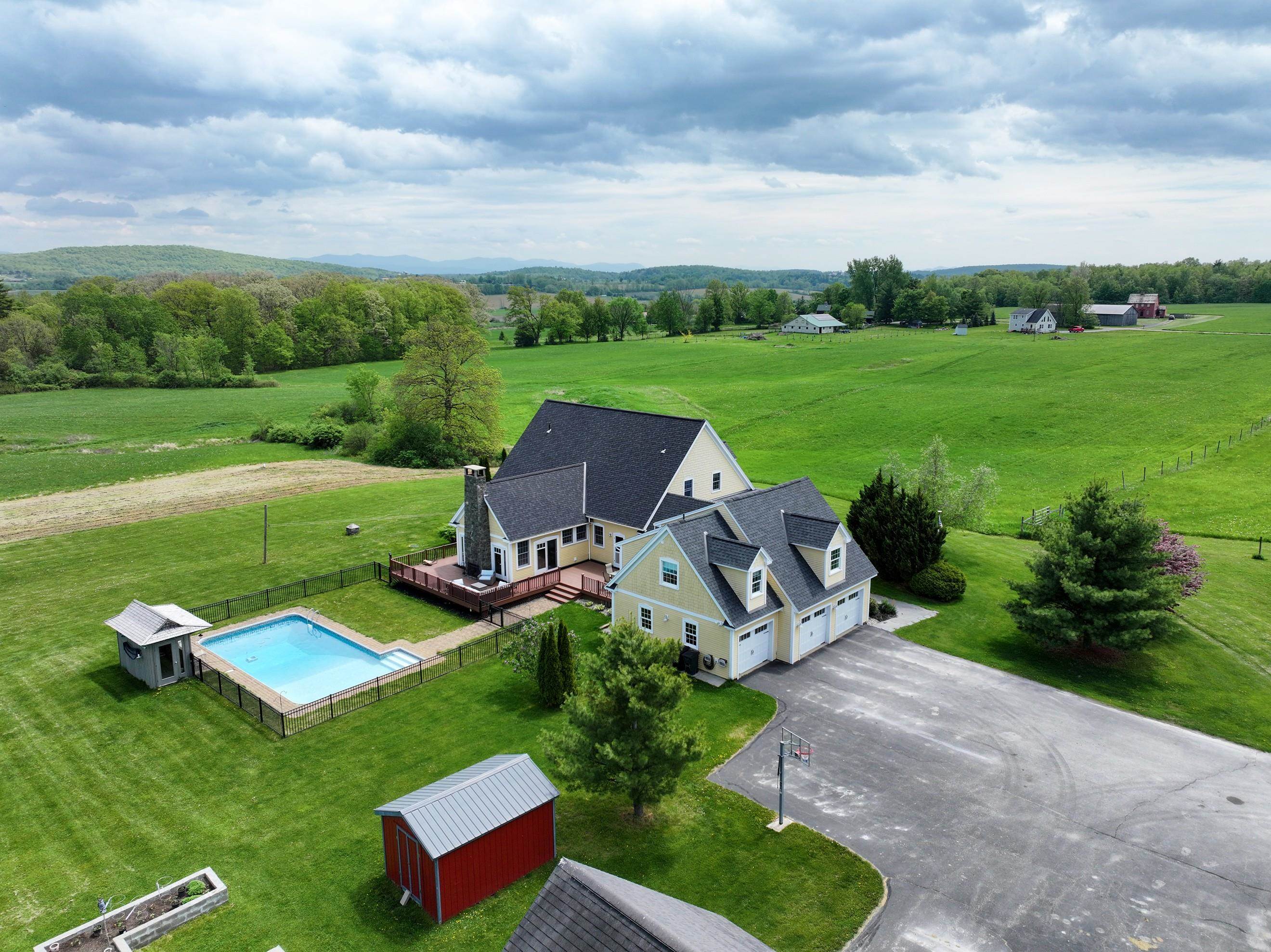 1276 Swinton Road Property Photo 6