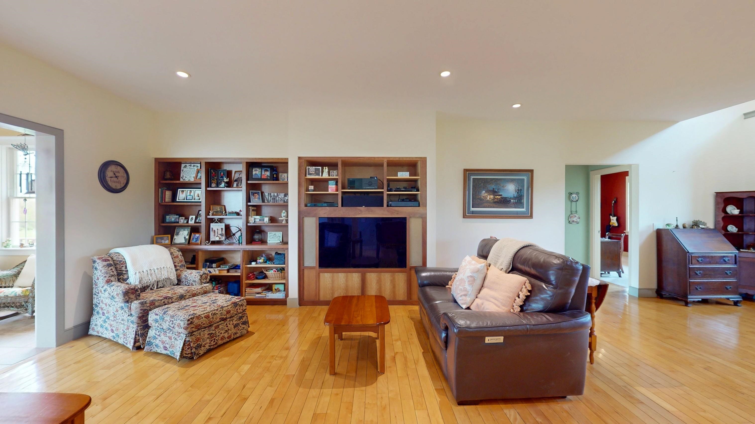 1276 Swinton Road Property Photo 19