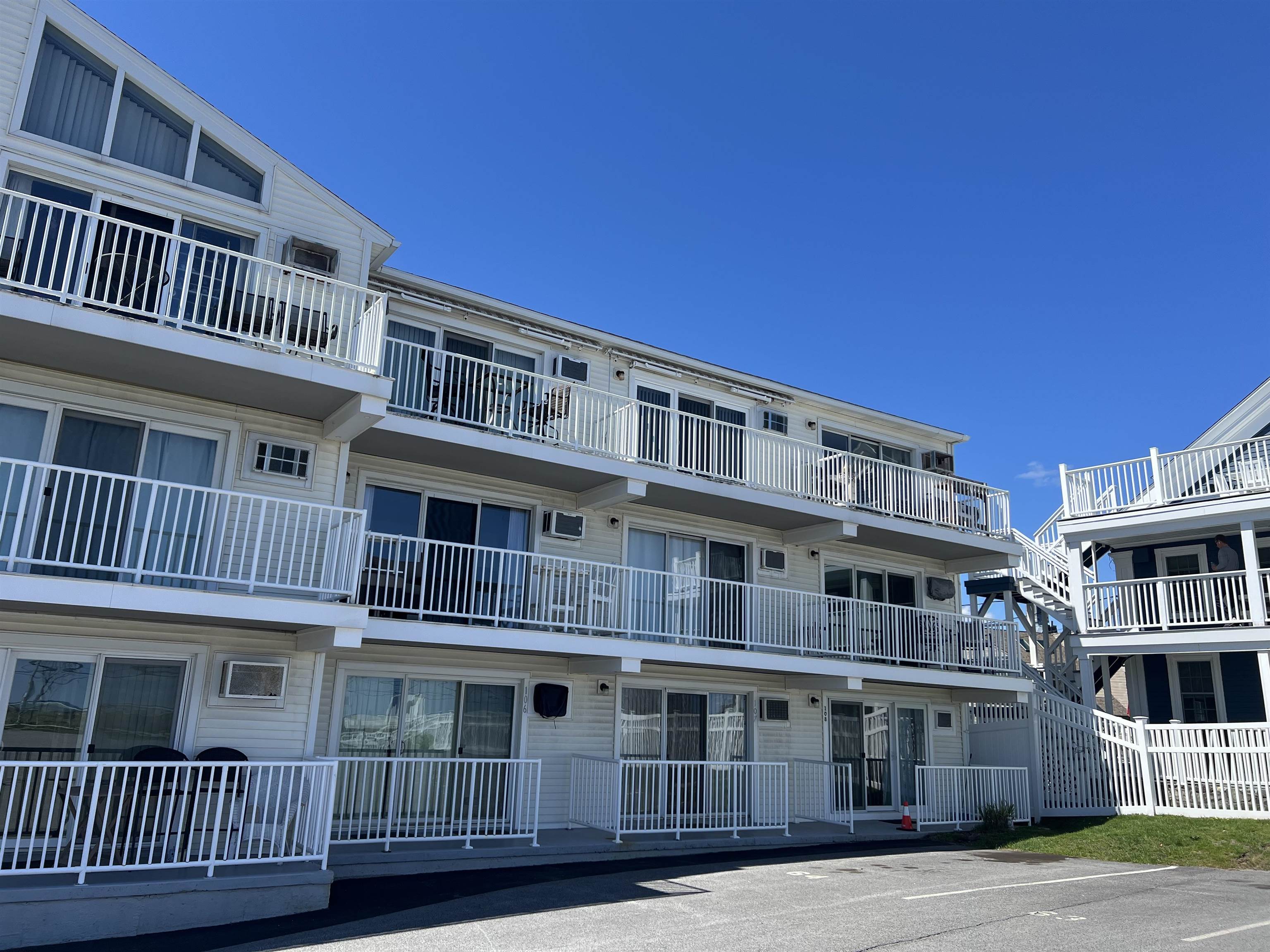 933 Ocean Boulevard Property Photo 1
