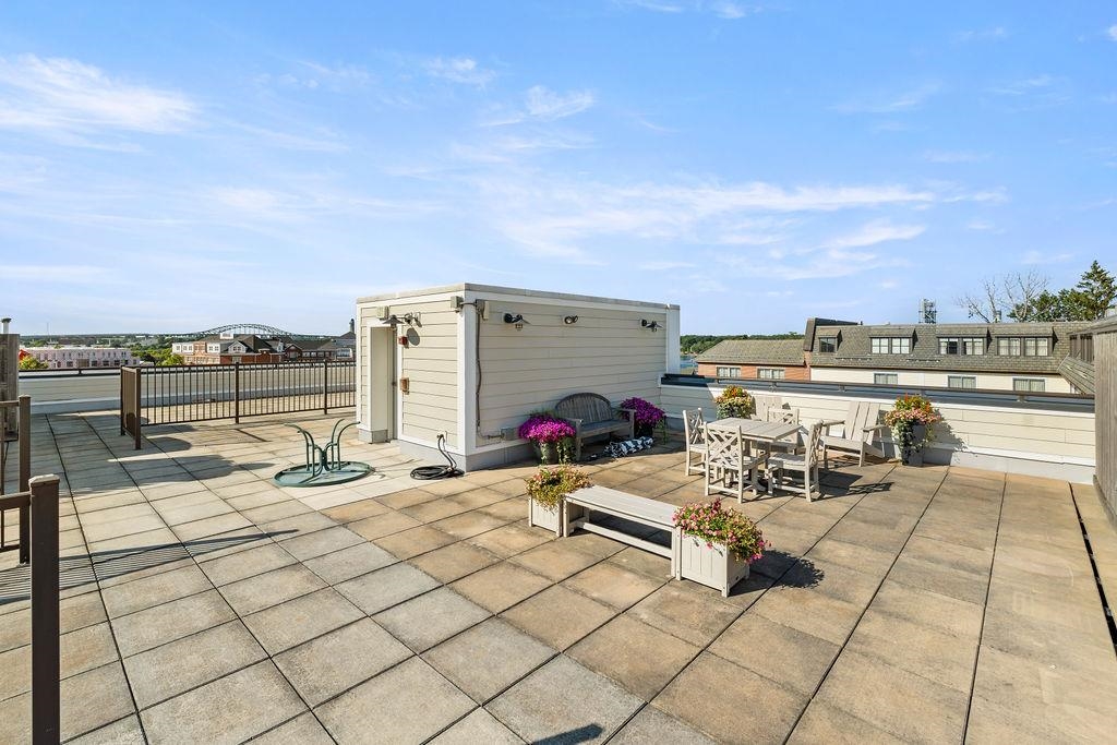 77 Hanover Street Property Photo 2