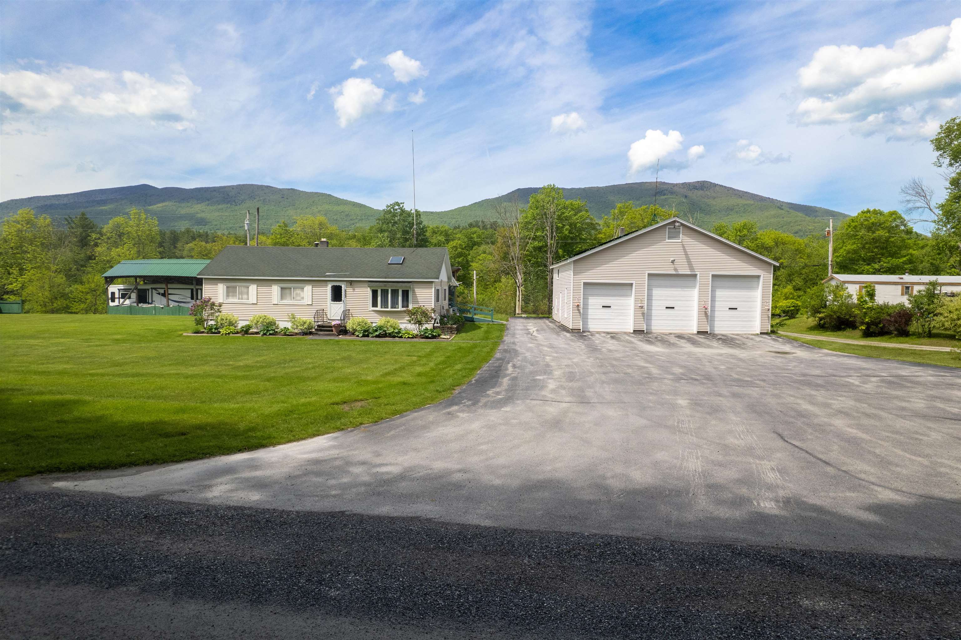 233 Squires Road Property Photo 3