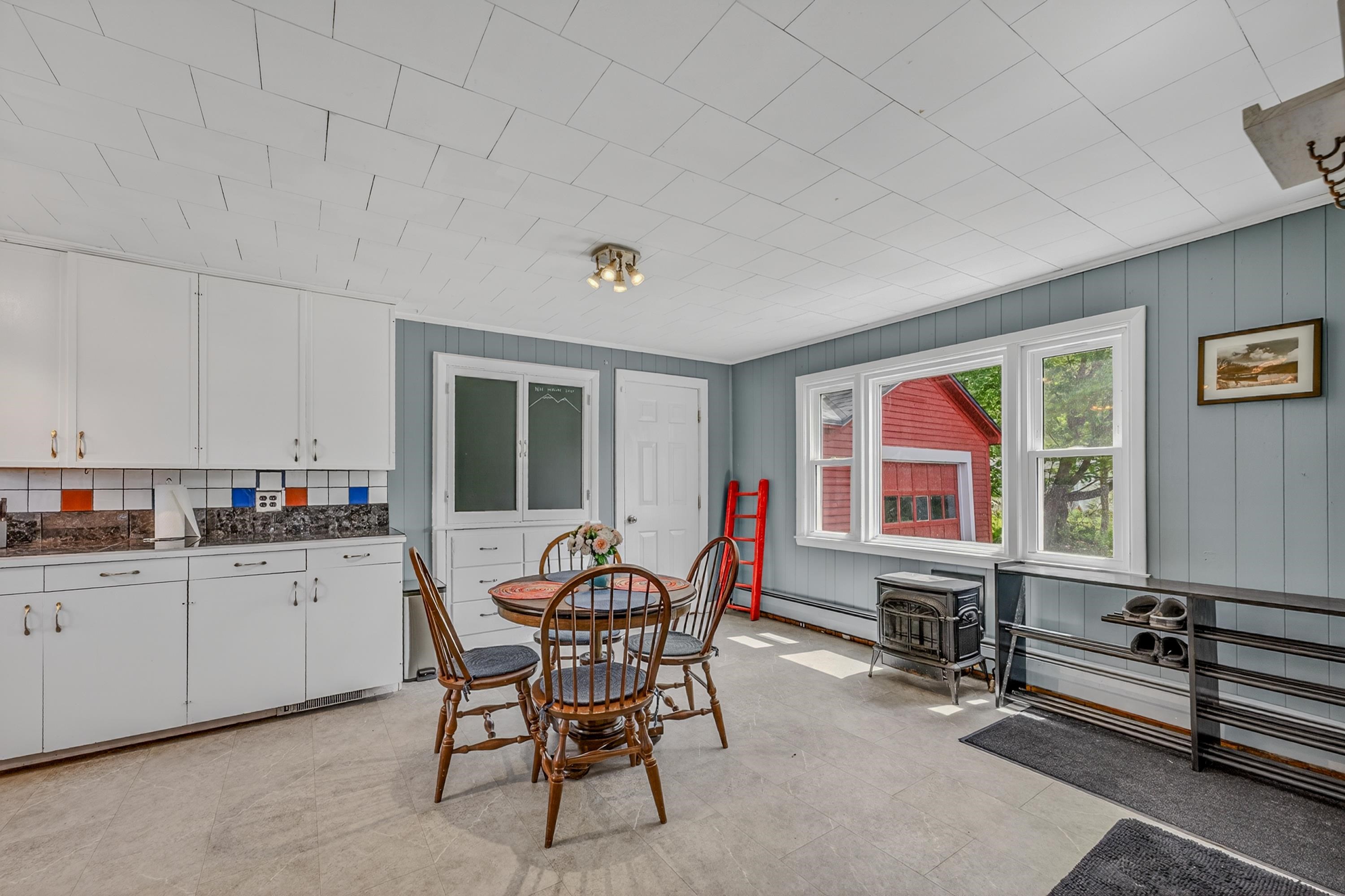 2710 Dartmouth College Highway Property Photo 9
