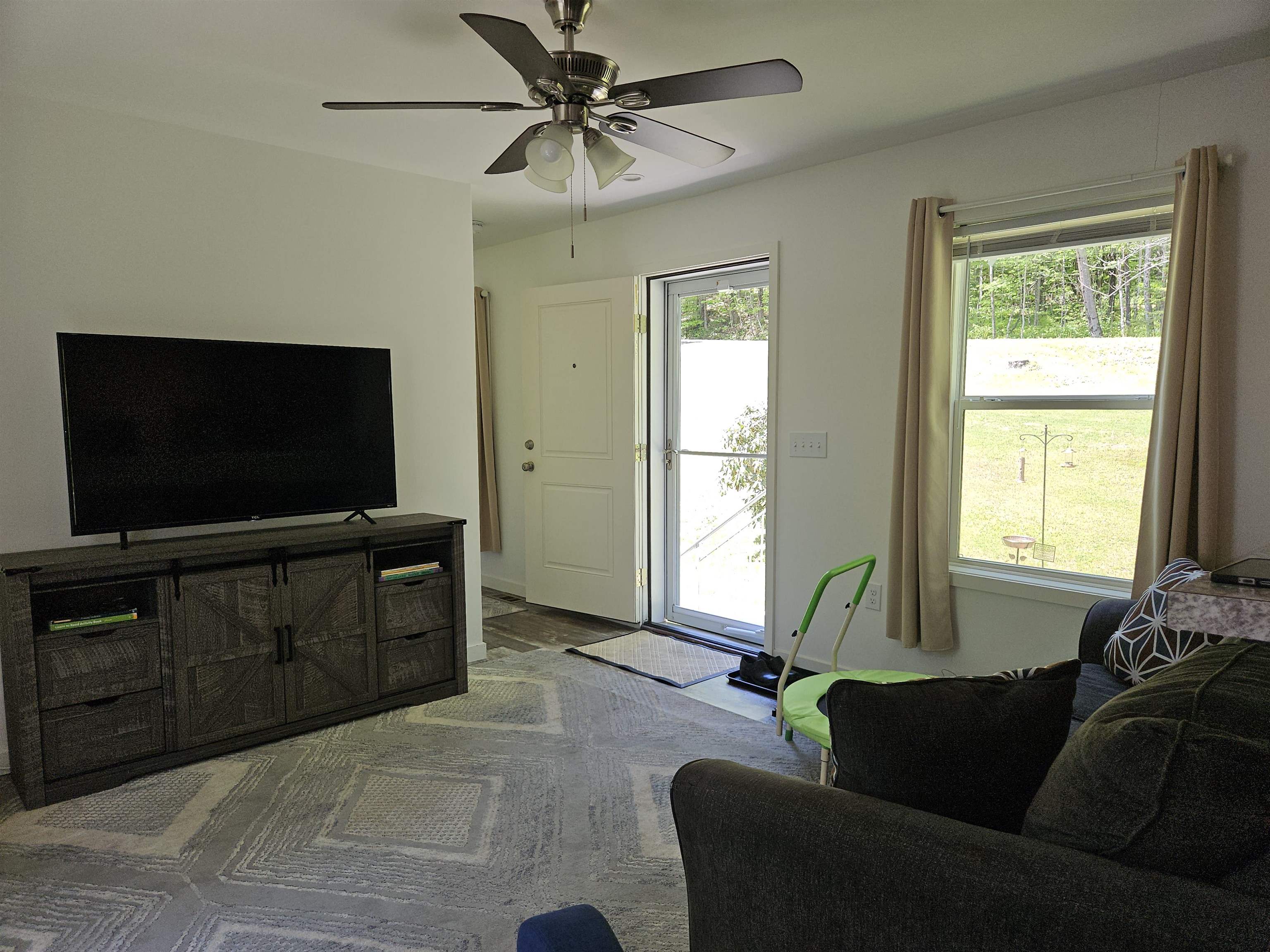 20 Meriden Mobile Court Drive Property Photo 6