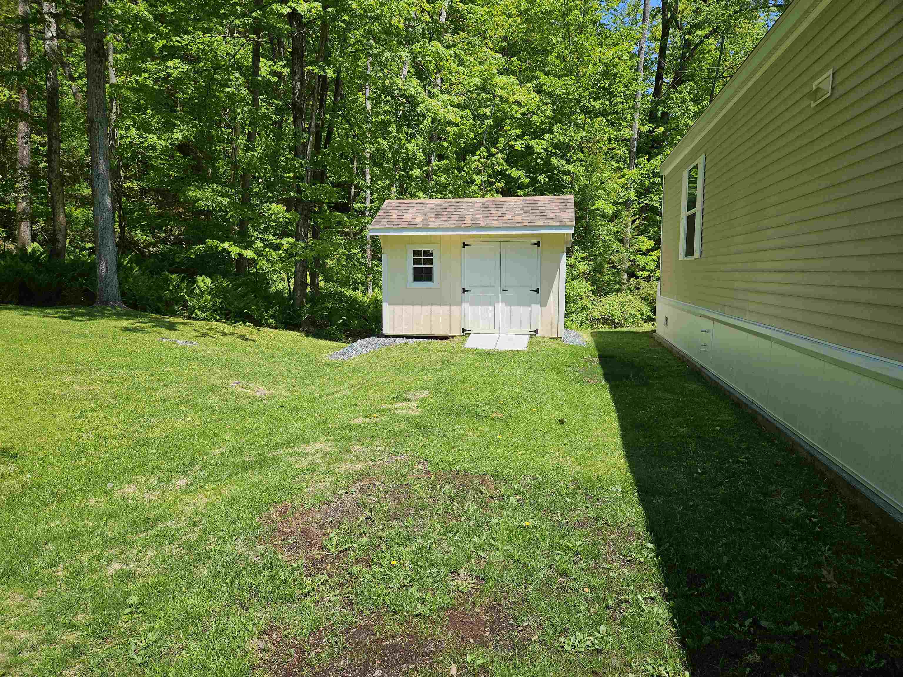 20 Meriden Mobile Court Drive Property Photo 24