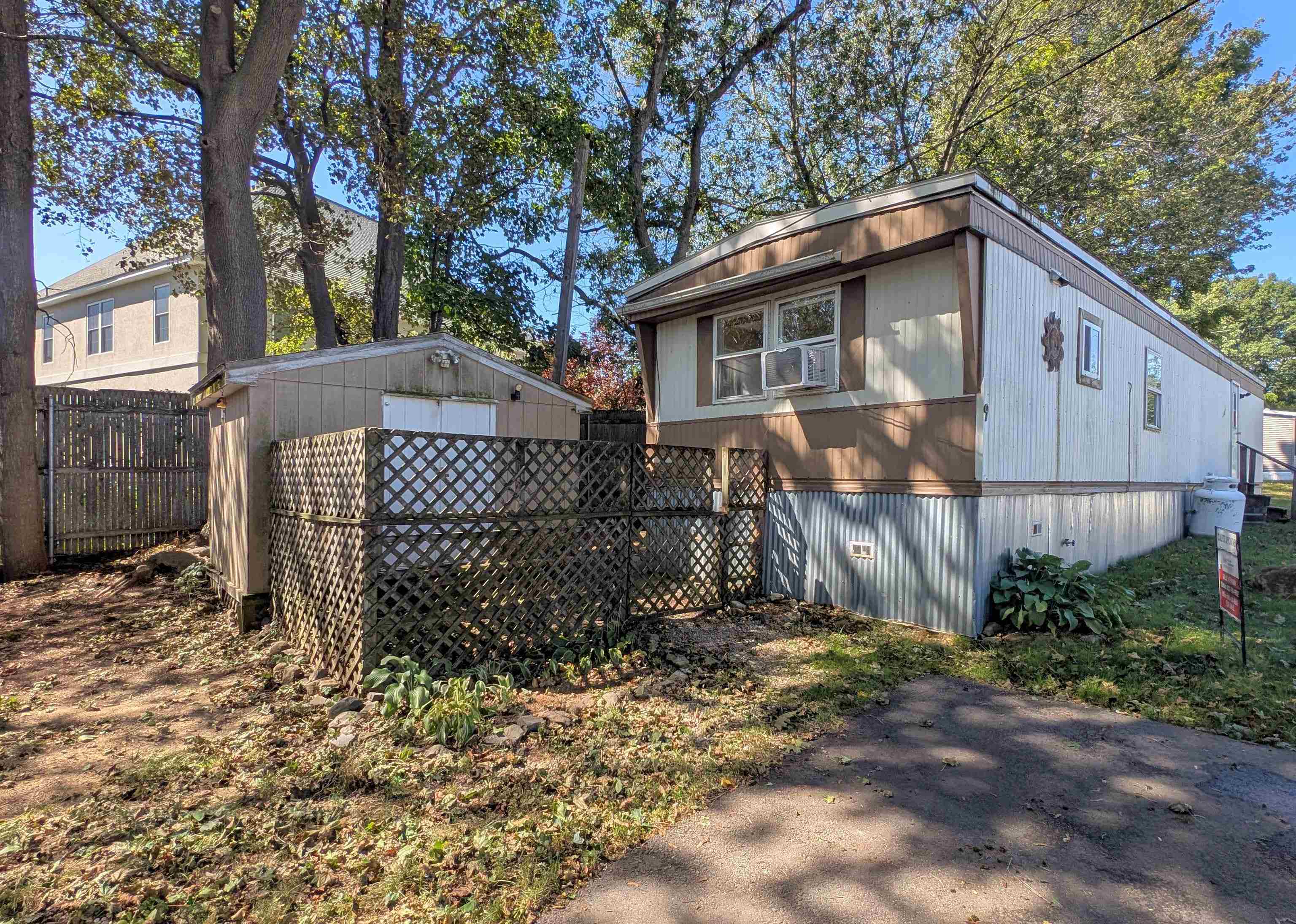 1338 Woodbury Avenue Property Photo 1
