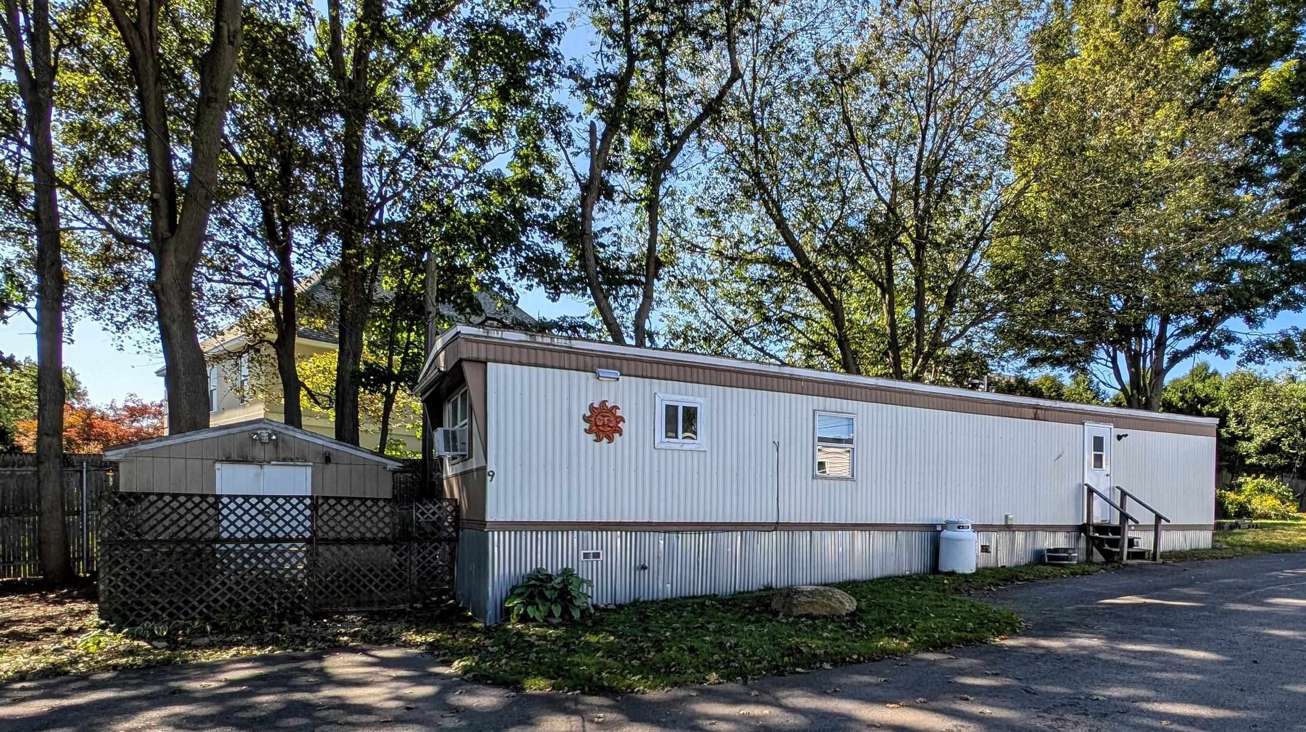1338 Woodbury Avenue Property Photo 1