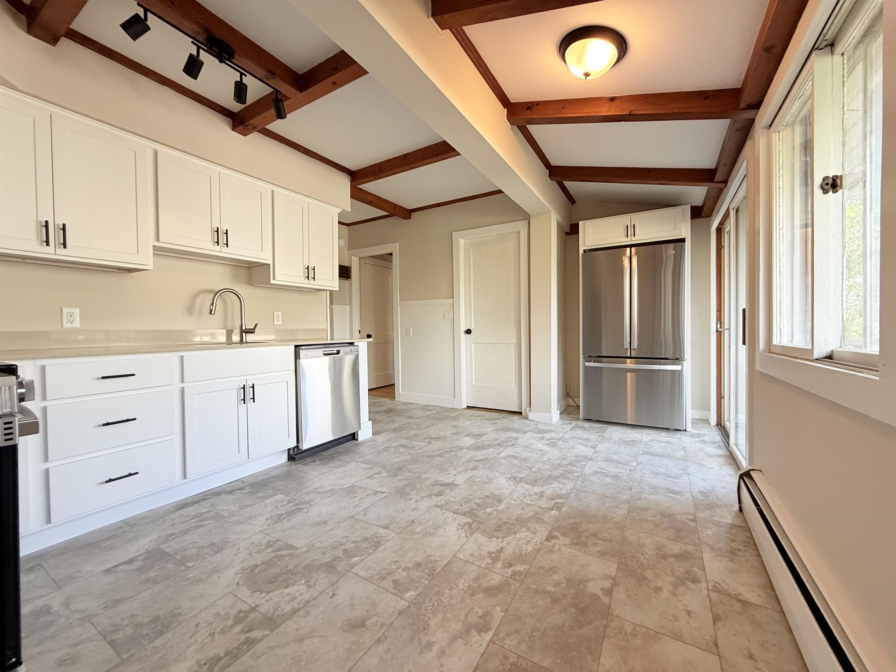 426 Milford Street Property Photo 4