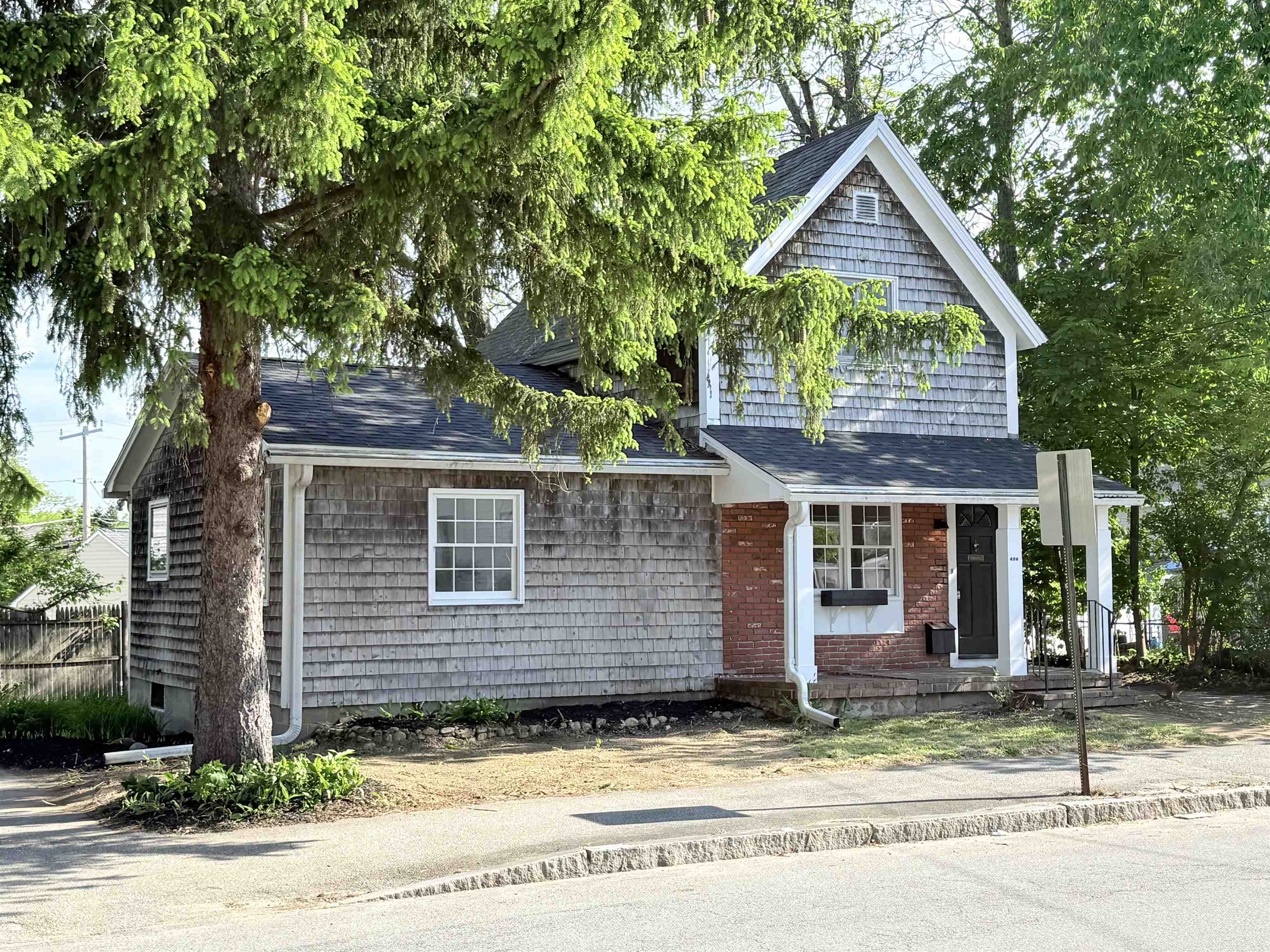 426 Milford Street Property Photo 33