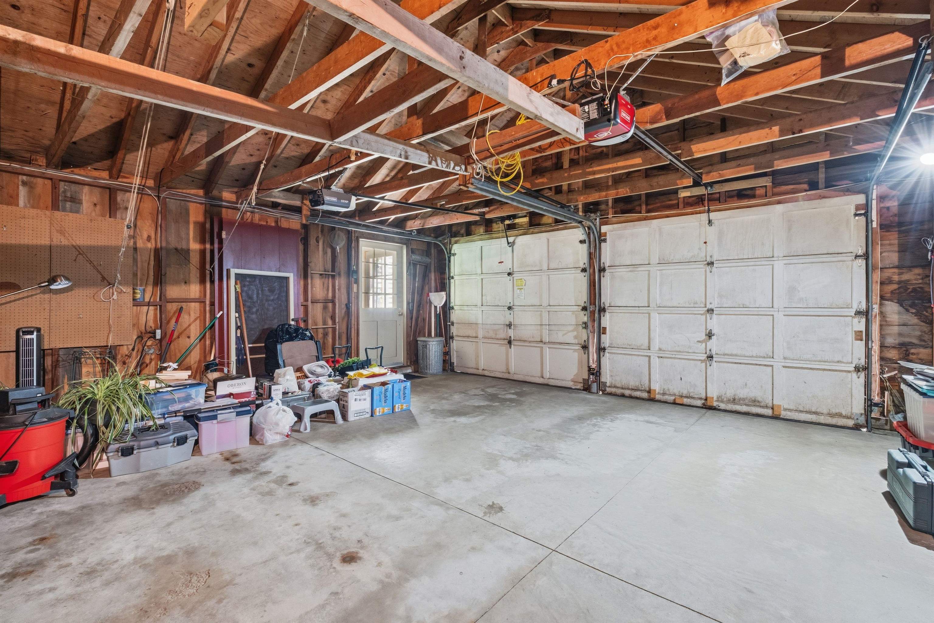 976 New Hampton Road Property Photo 47