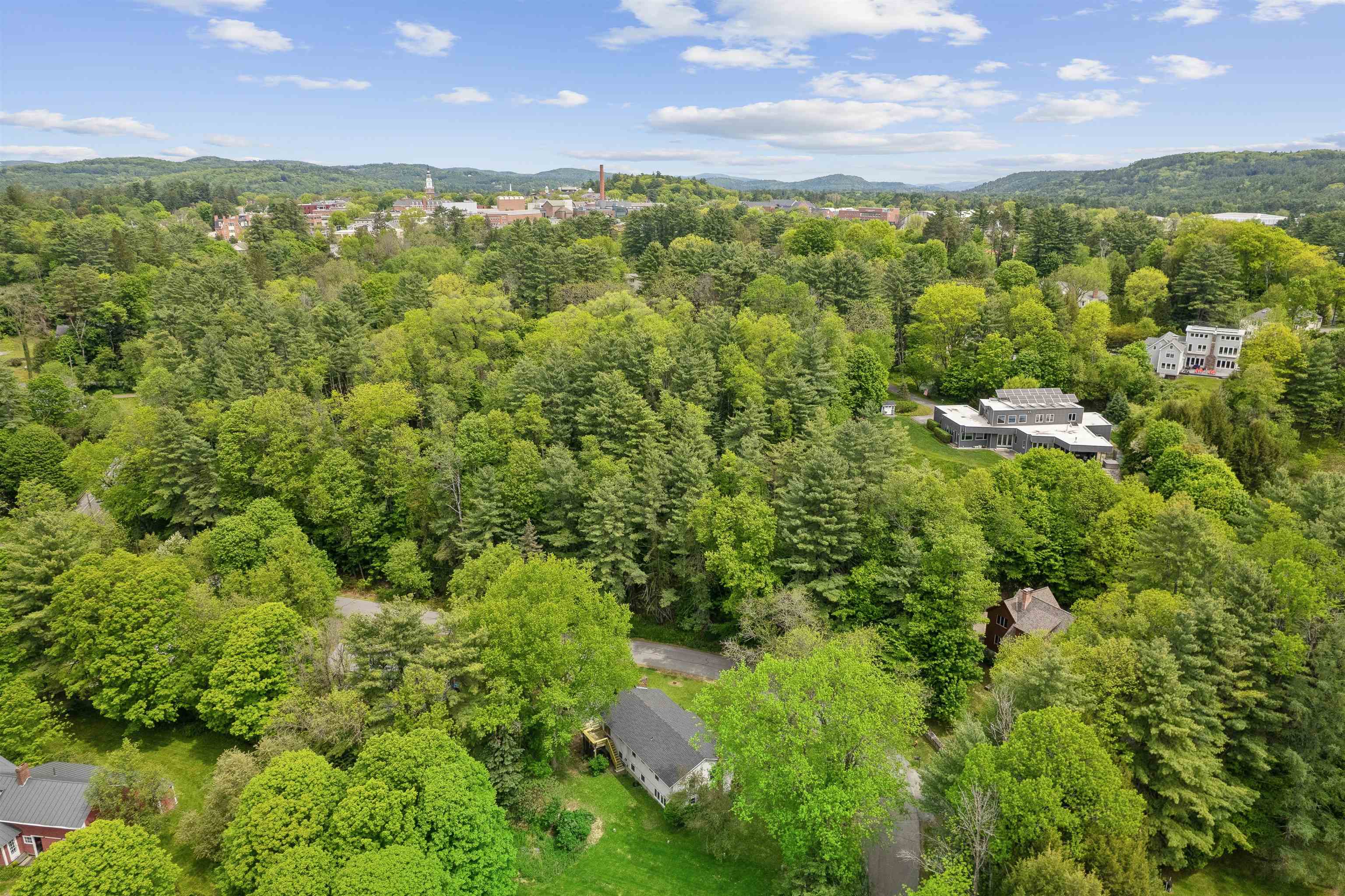5 Granger Circle Property Photo 3
