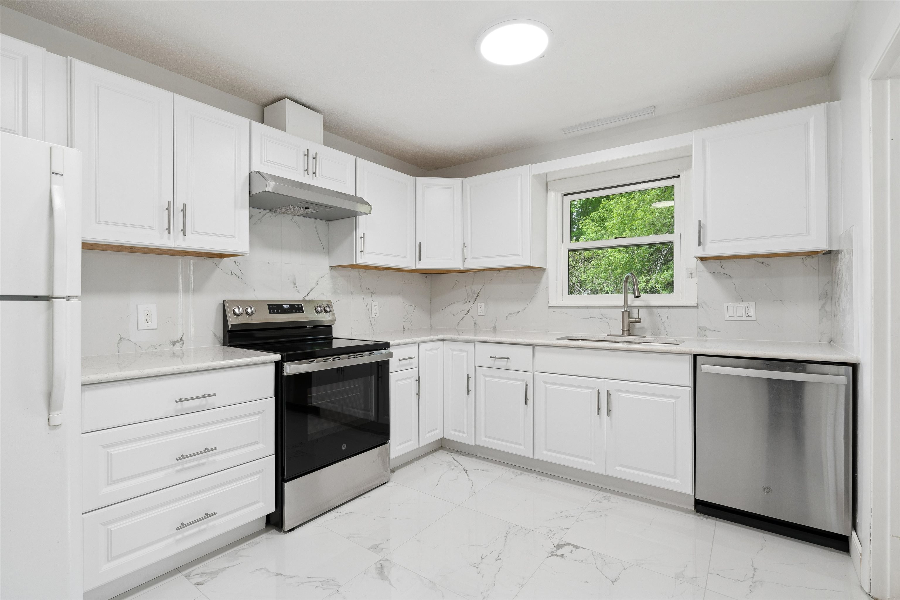 5 Granger Circle Property Photo 18