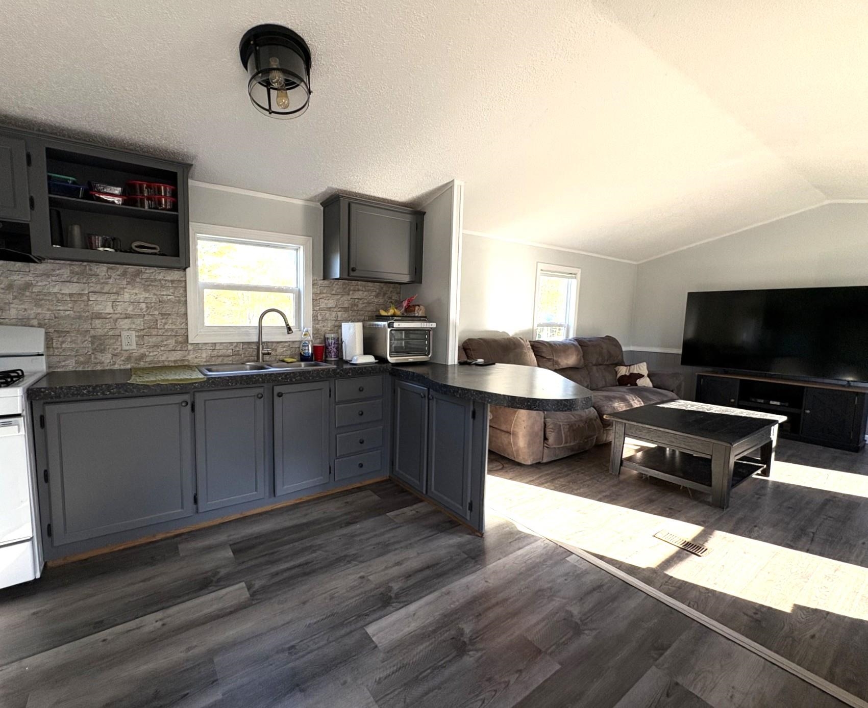 180 Mill Street Property Photo 4