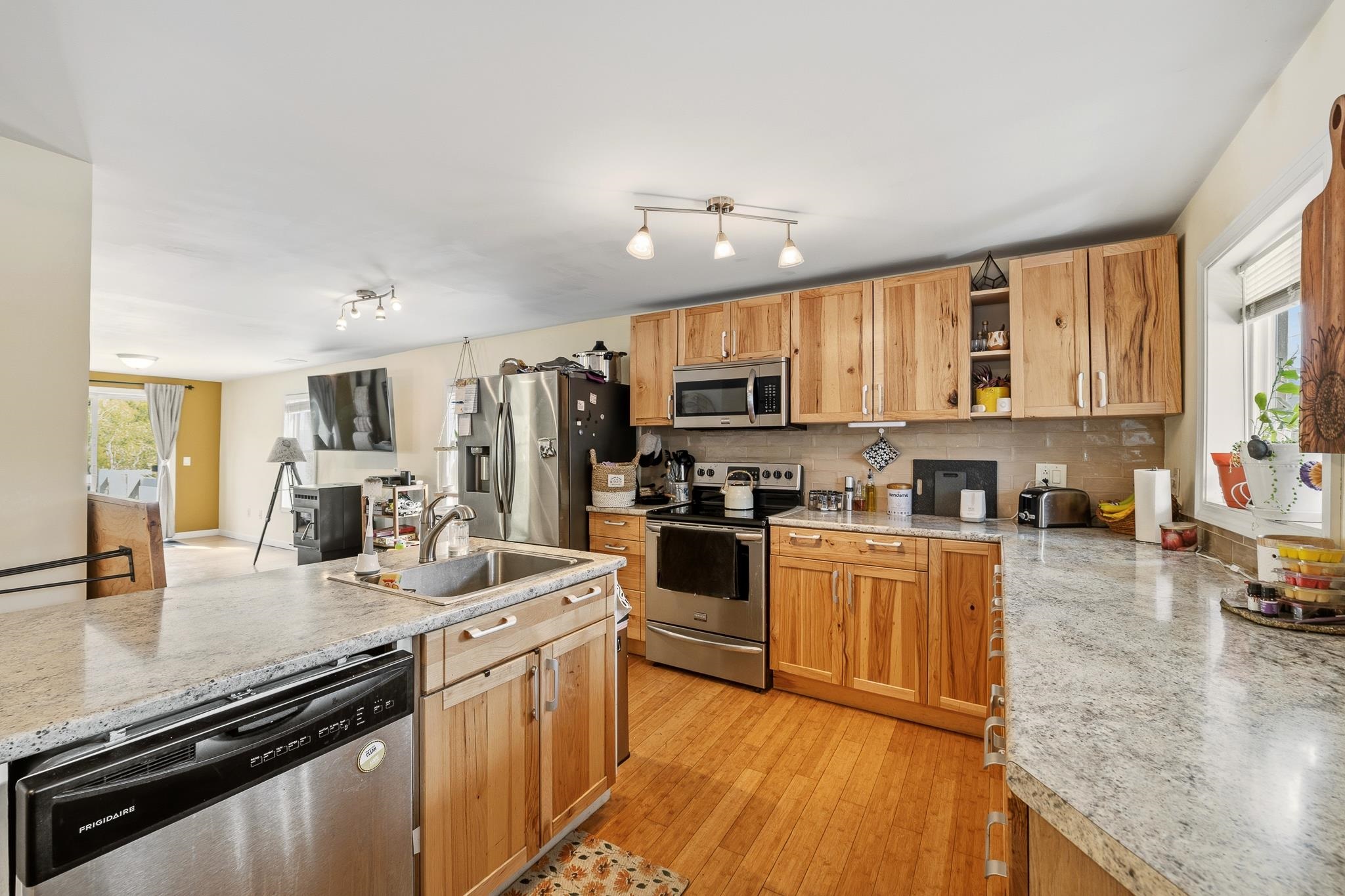 10 River Street Property Photo 15