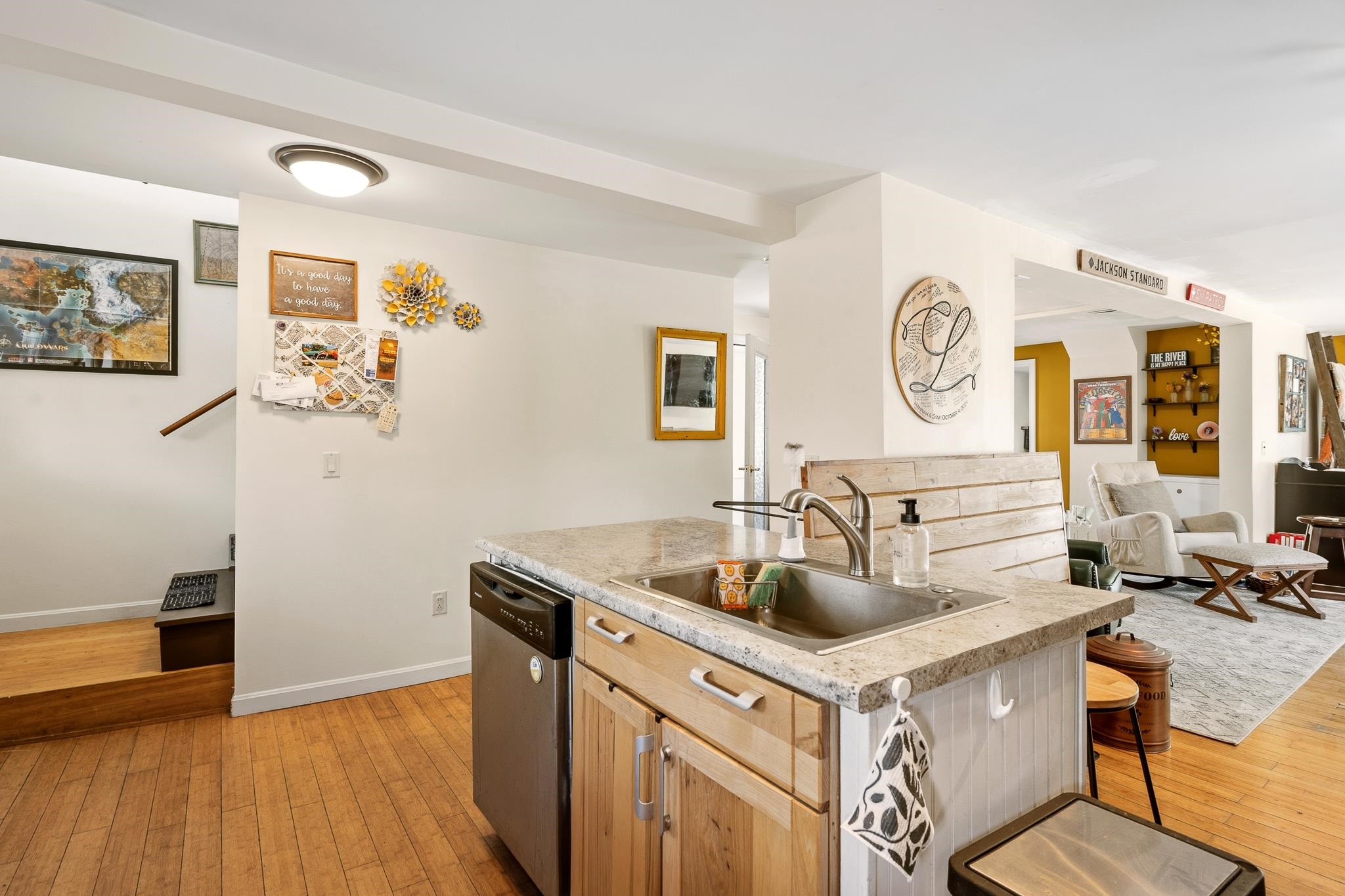 10 River Street Property Photo 18