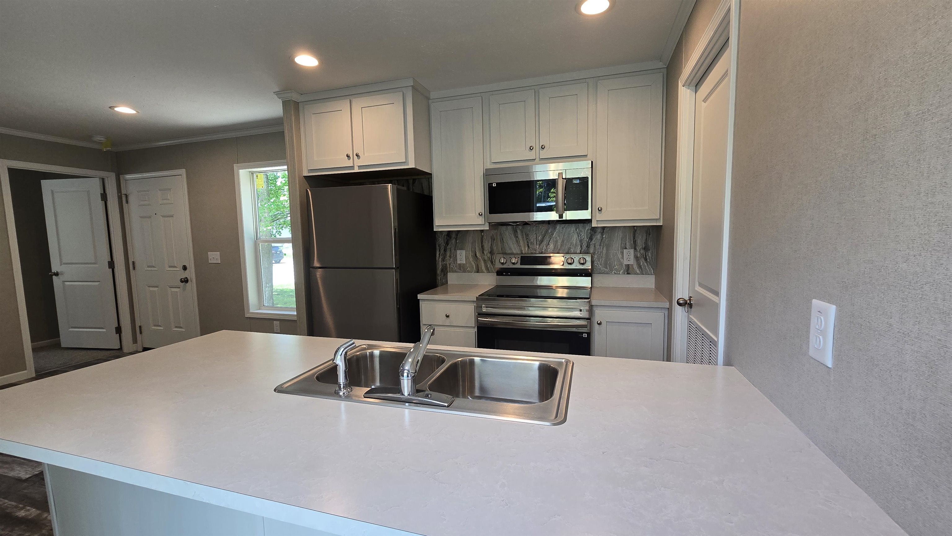 12 Boanza Drive Property Photo 6
