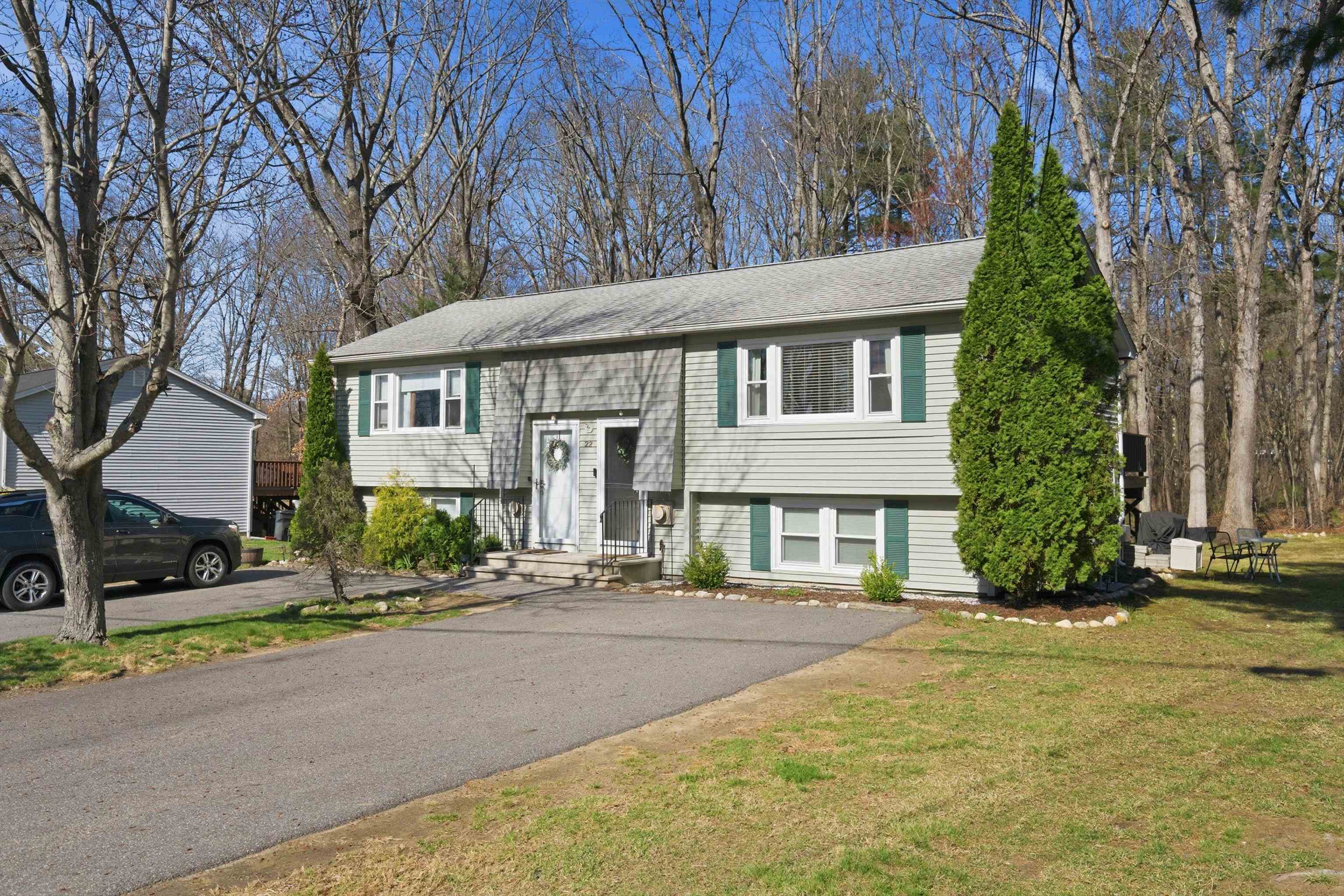 22 Derryfield Road Property Photo 1