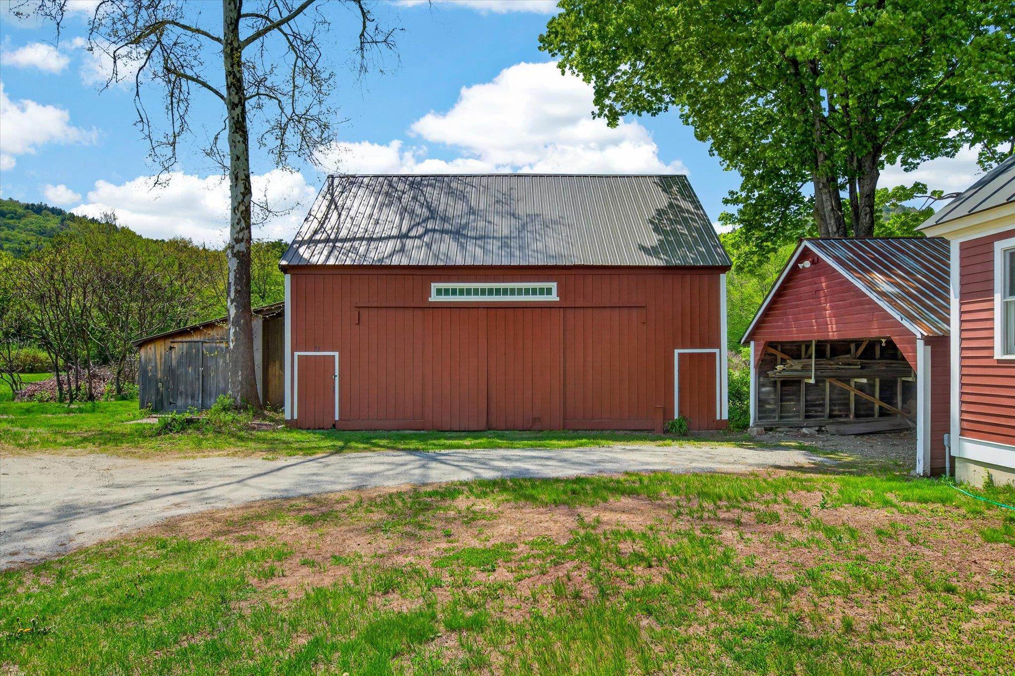 200 Riverdale Road Property Photo 2