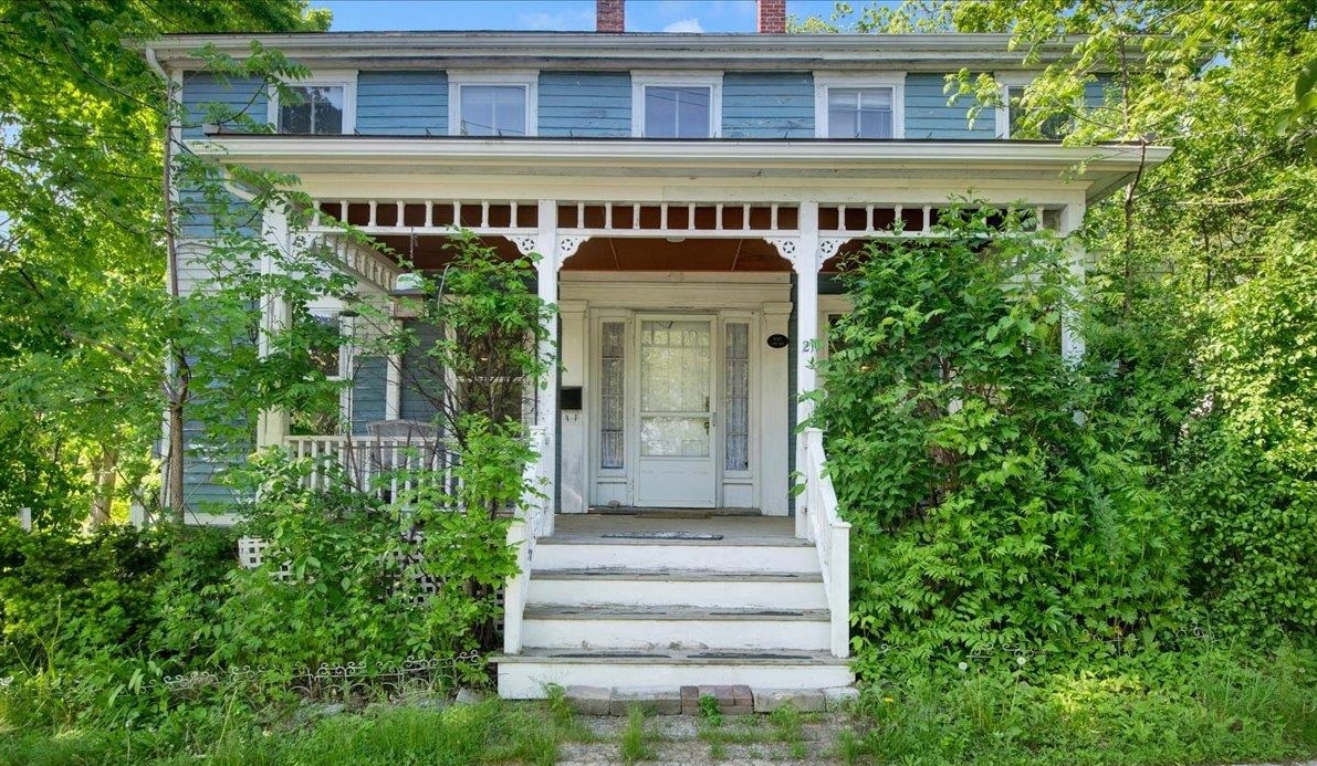 21 Seminary Street Property Photo 7