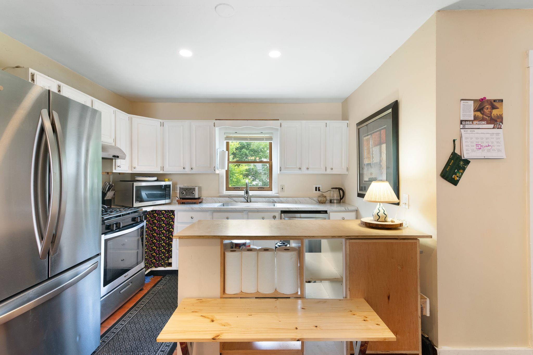 82 Oak Grove Avenue Property Photo 3