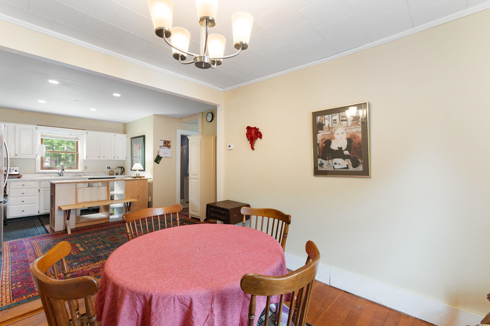 82 Oak Grove Avenue Property Photo 6