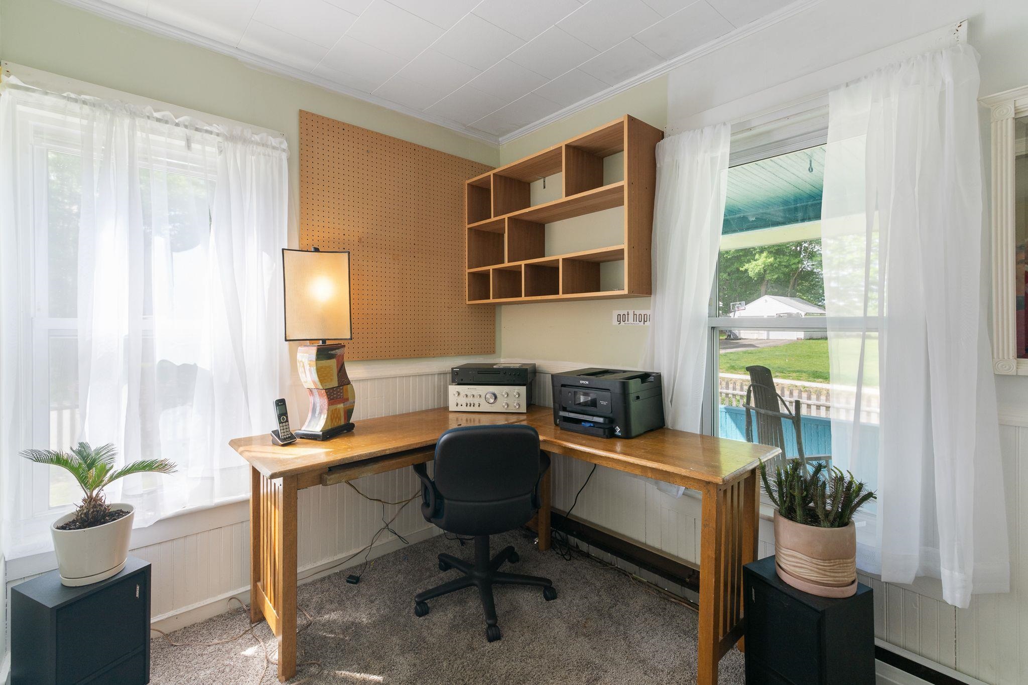 82 Oak Grove Avenue Property Photo 10