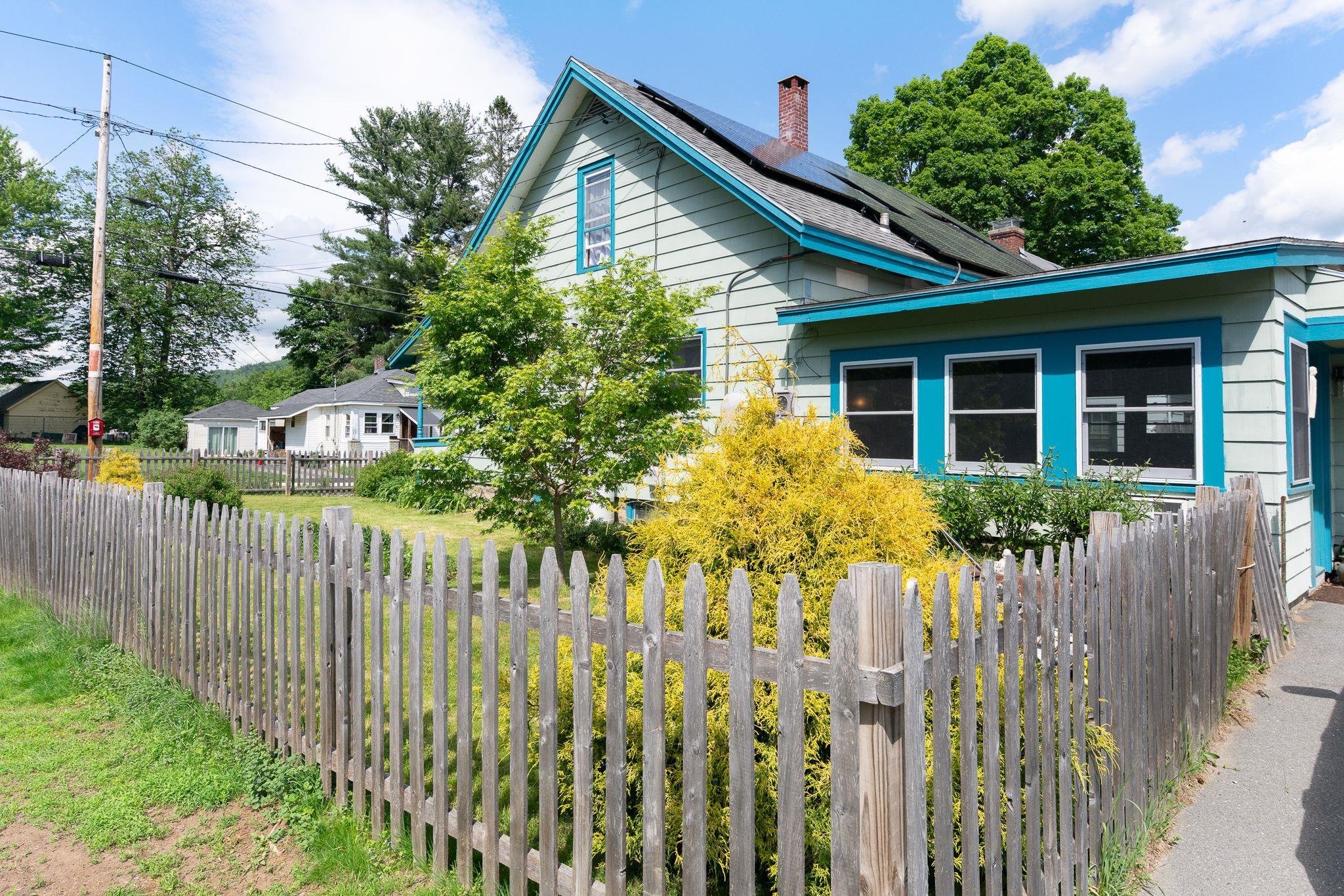 82 Oak Grove Avenue Property Photo 17