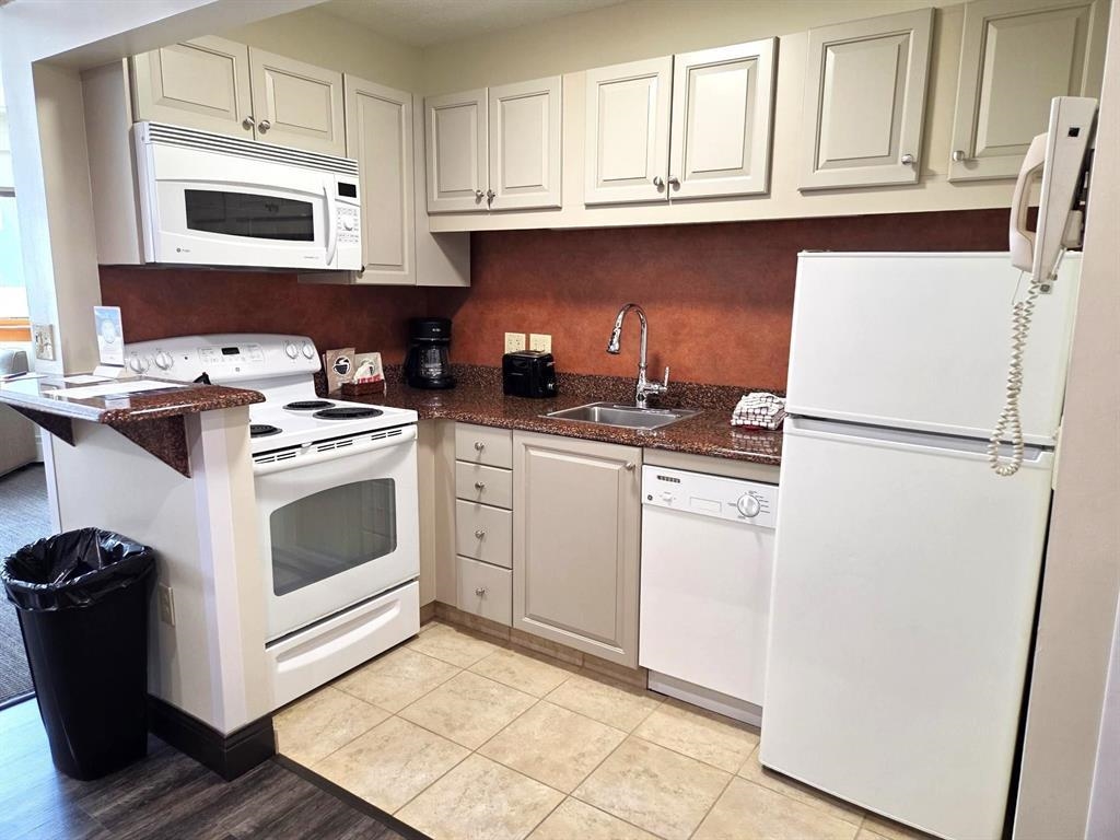 90 Loon Mountain Road Property Photo 2