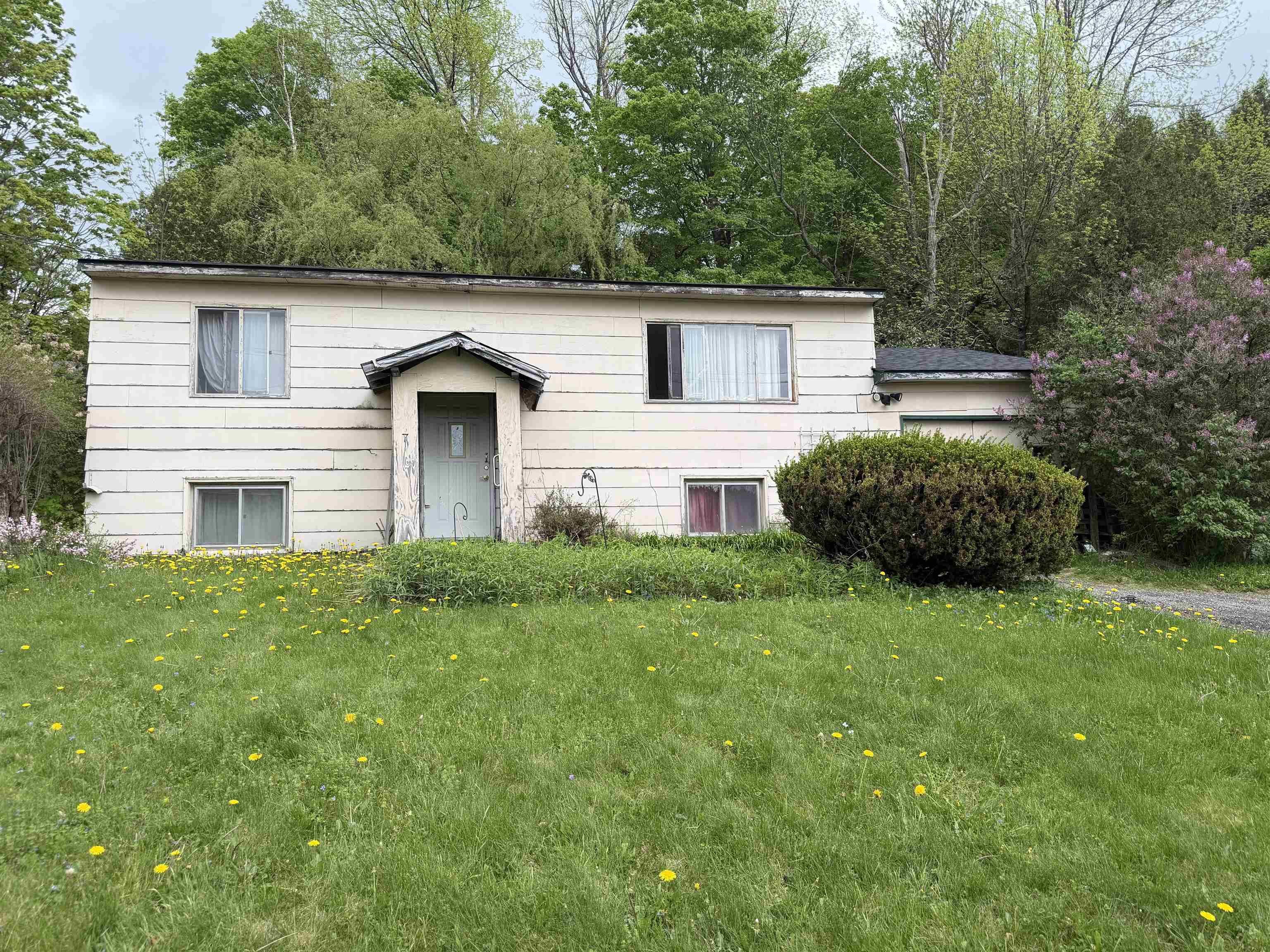 7 Meadow Wood Drive Property Photo 5