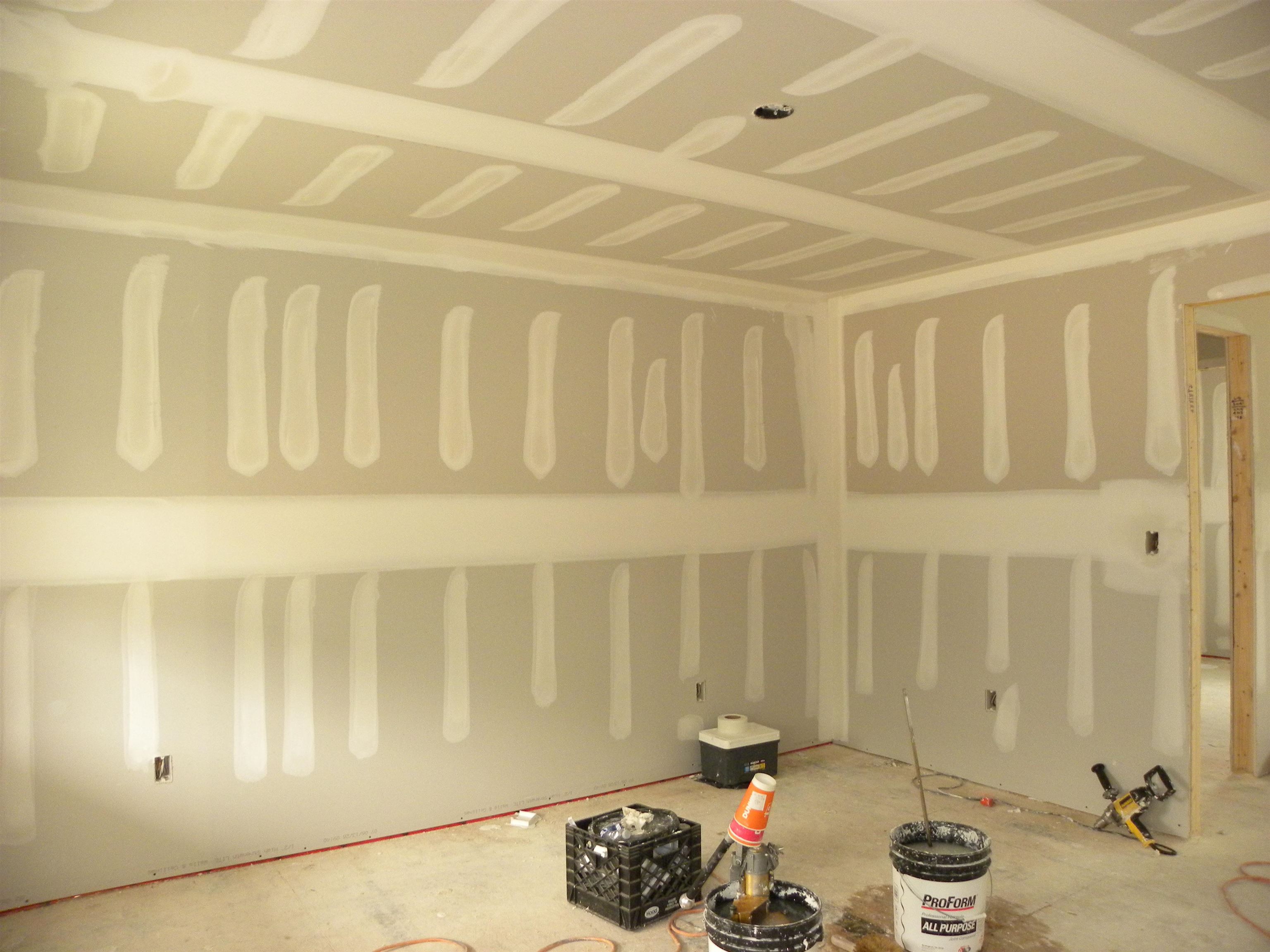 318 Karatzas Avenue Property Photo 4
