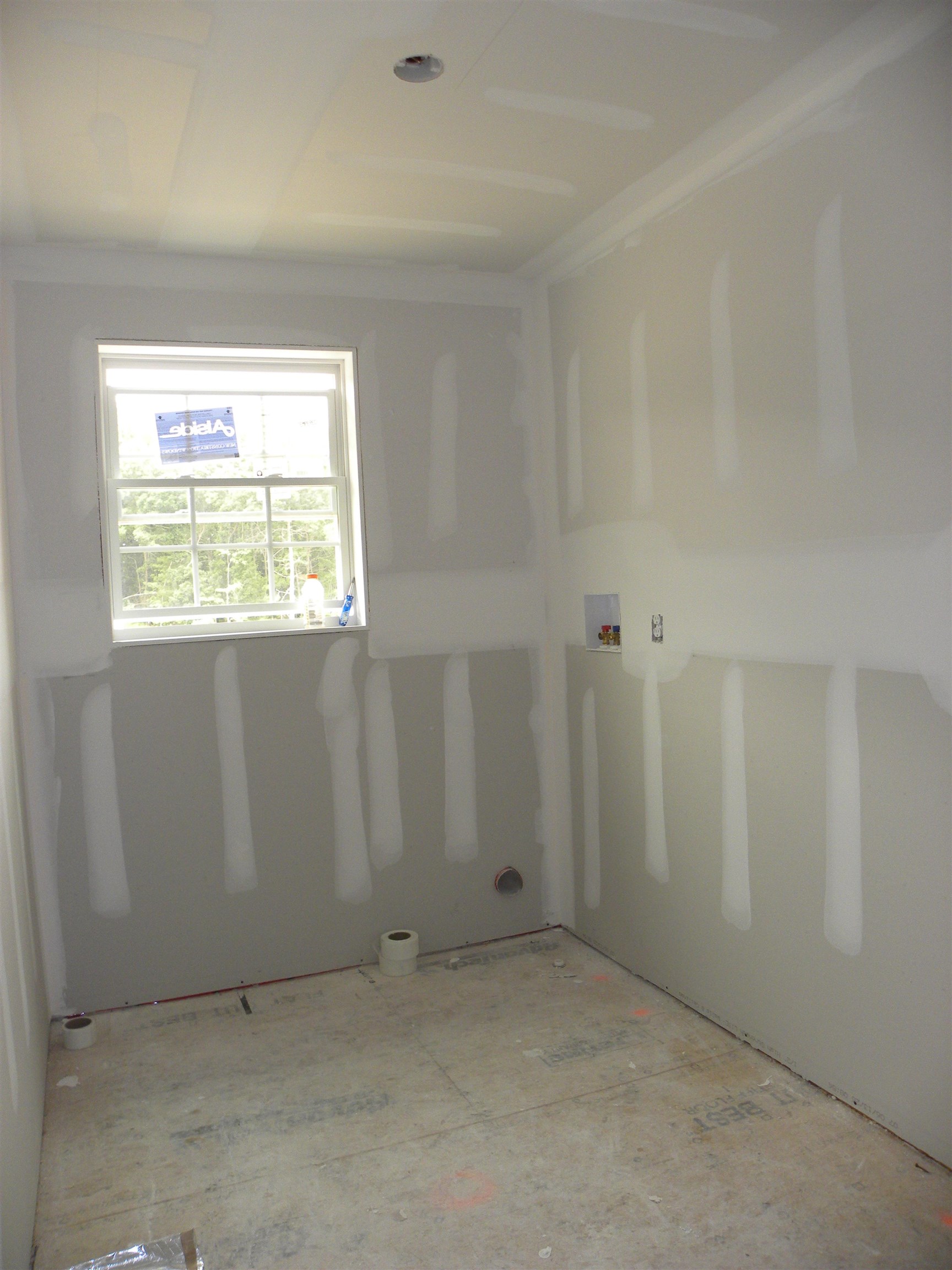 318 Karatzas Avenue Property Photo 12