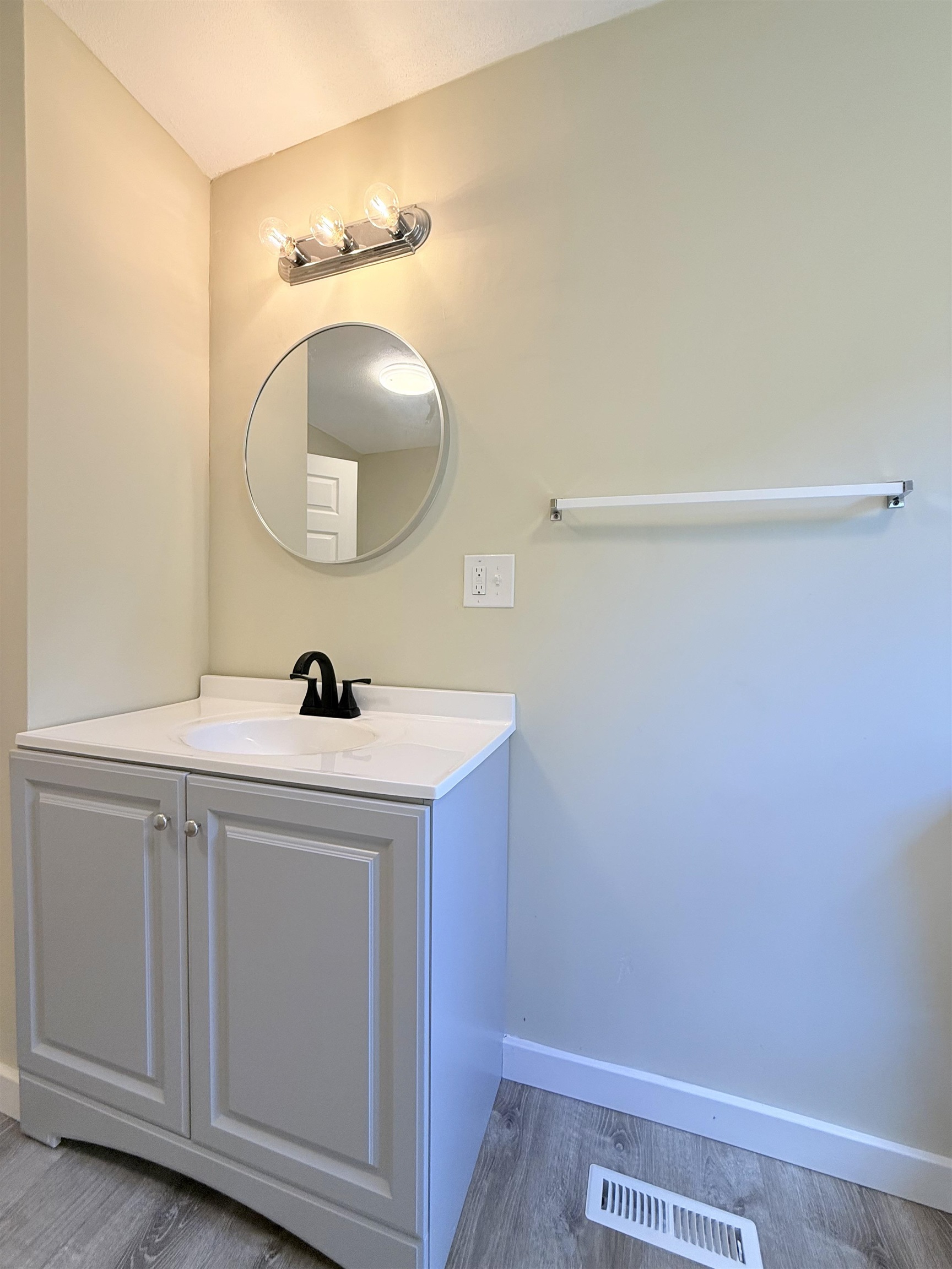 19 Depot Road Property Photo 21