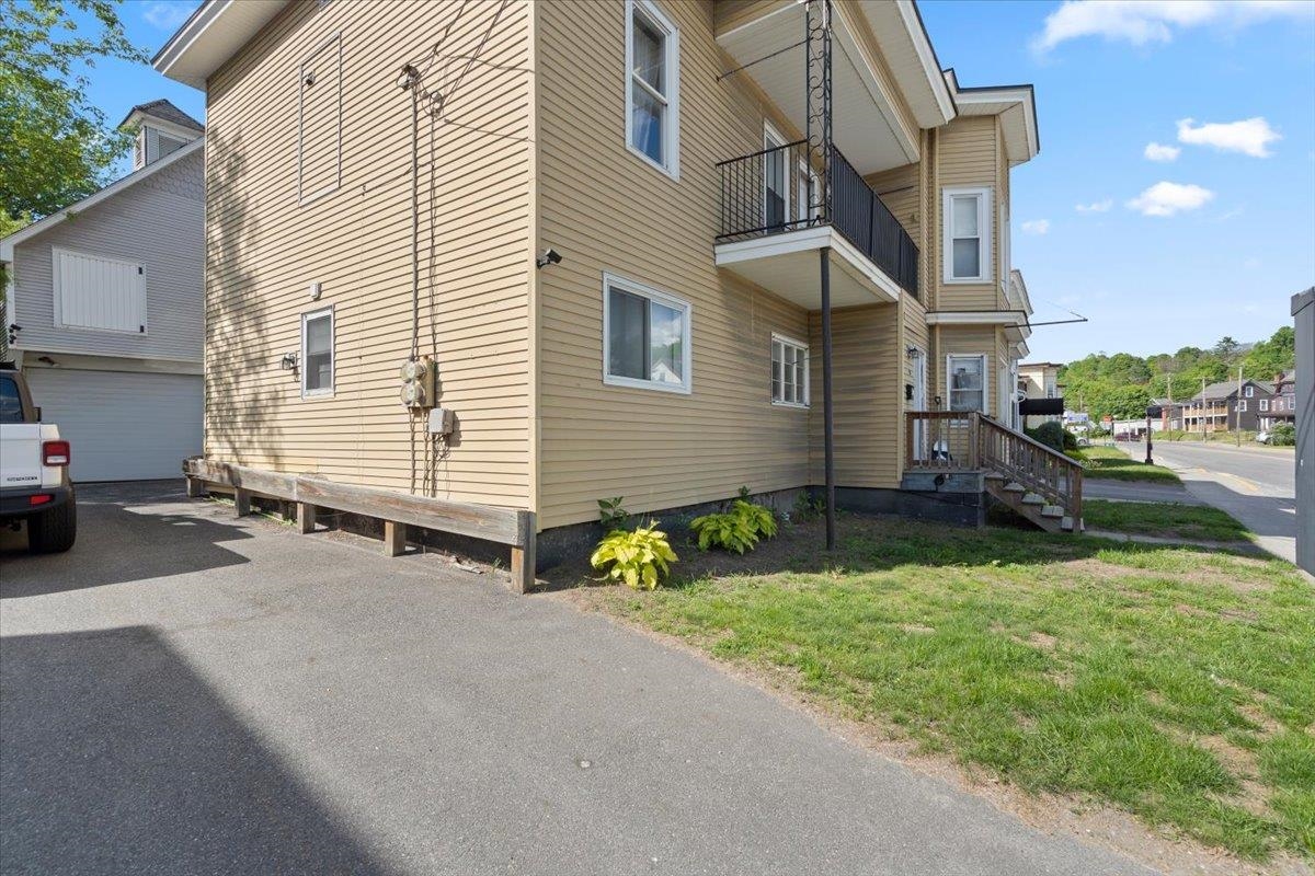 18 Maple Avenue Property Photo 4