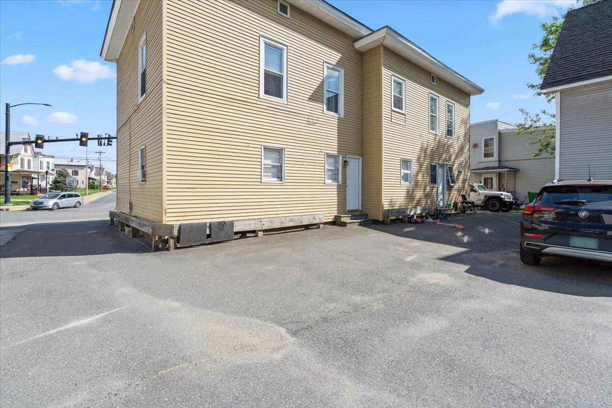 18 Maple Avenue Property Photo 5