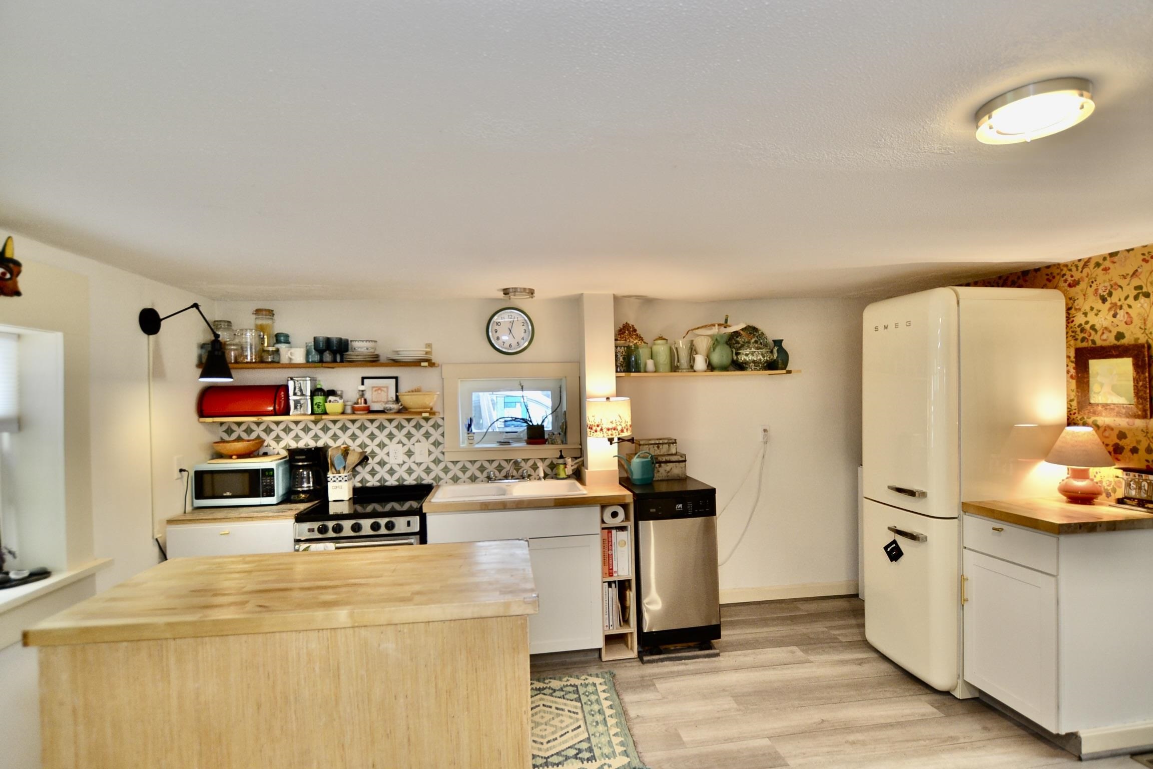 105 Lafountain Street Property Photo 6