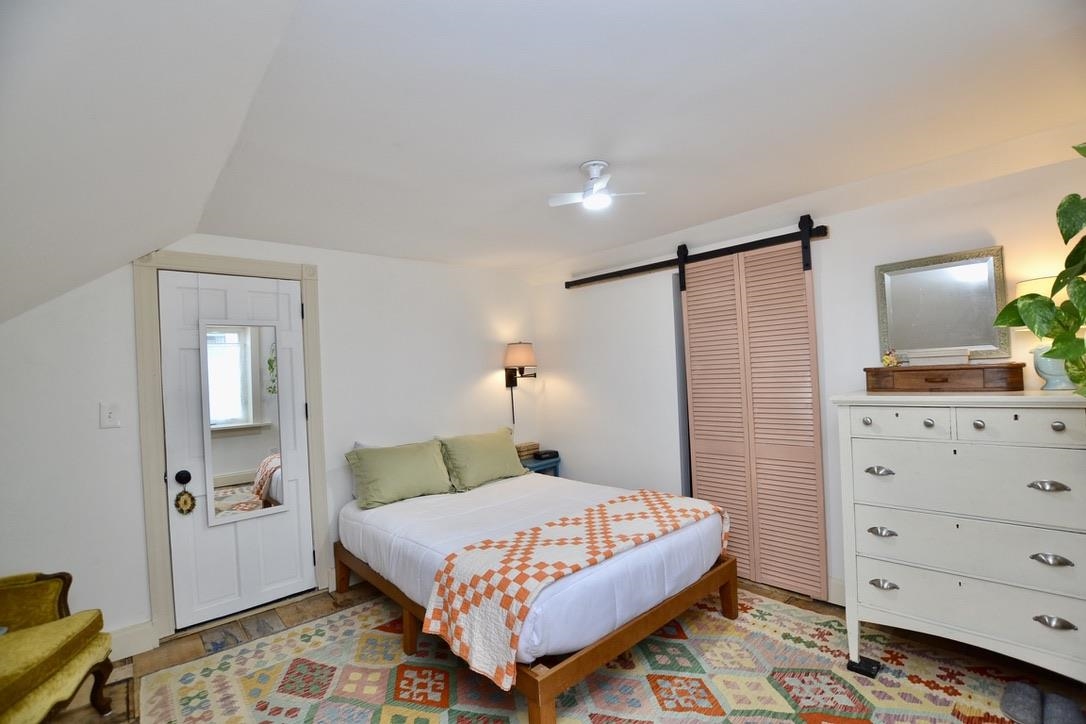 105 Lafountain Street Property Photo 14