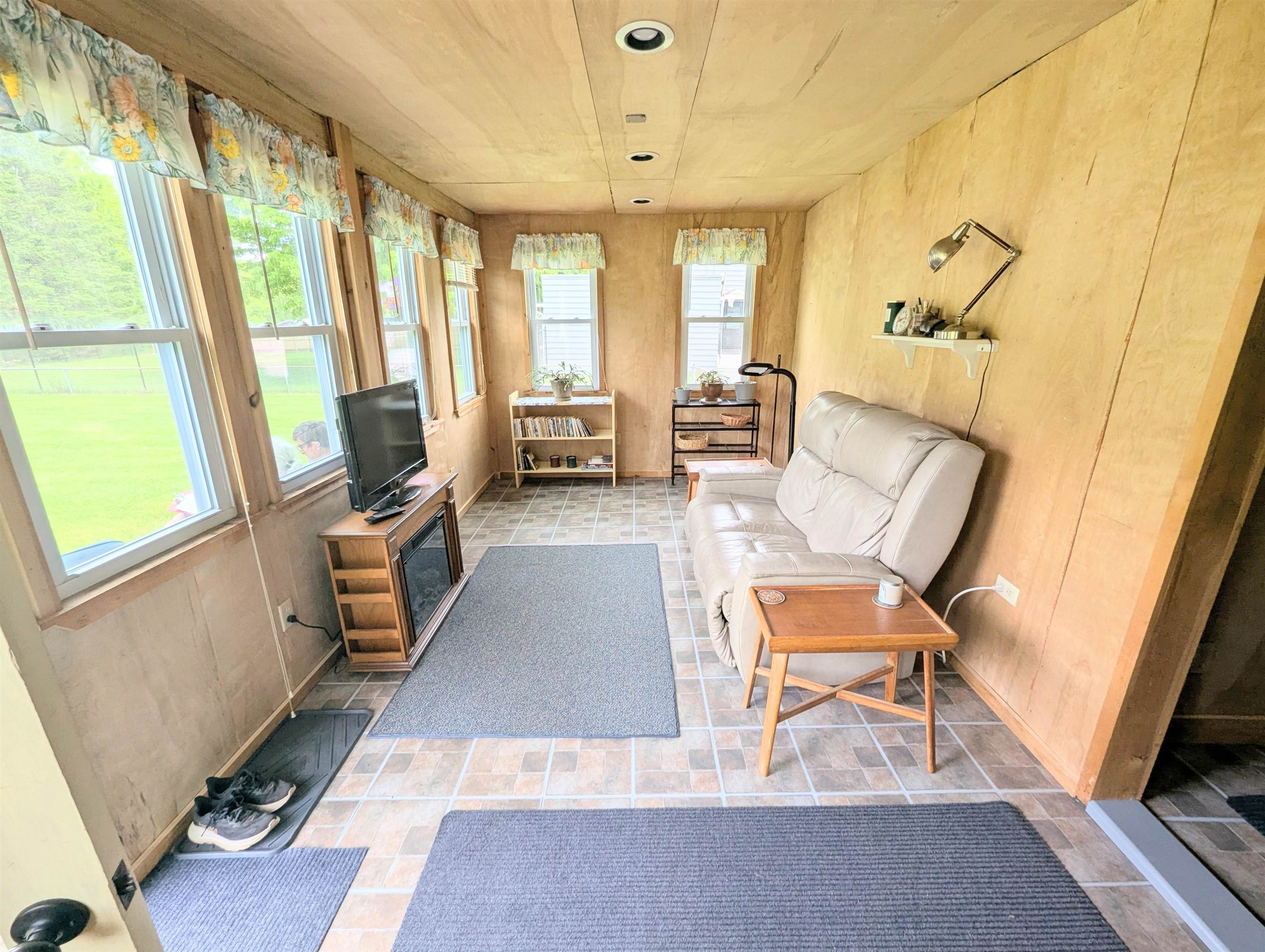 391 Concord Avenue Property Photo 10