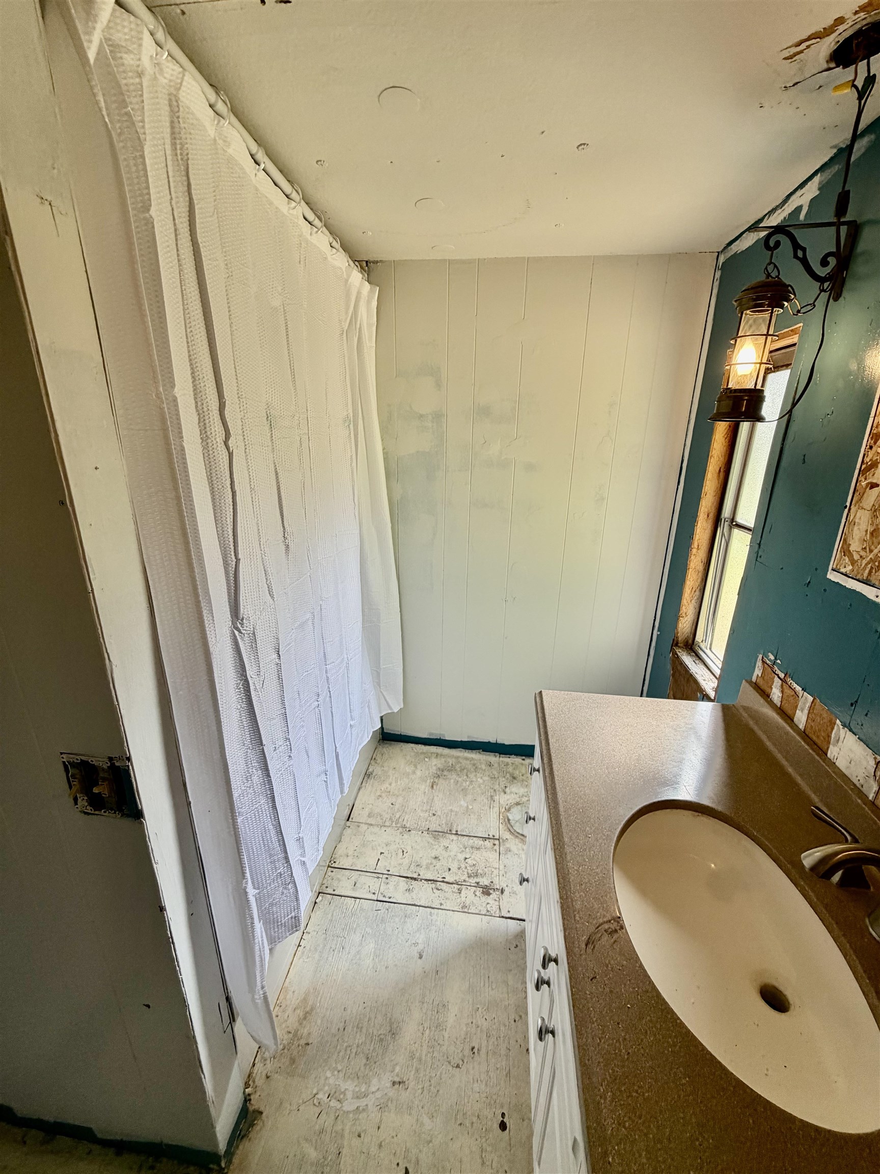 215 Riverside Drive Property Photo 6
