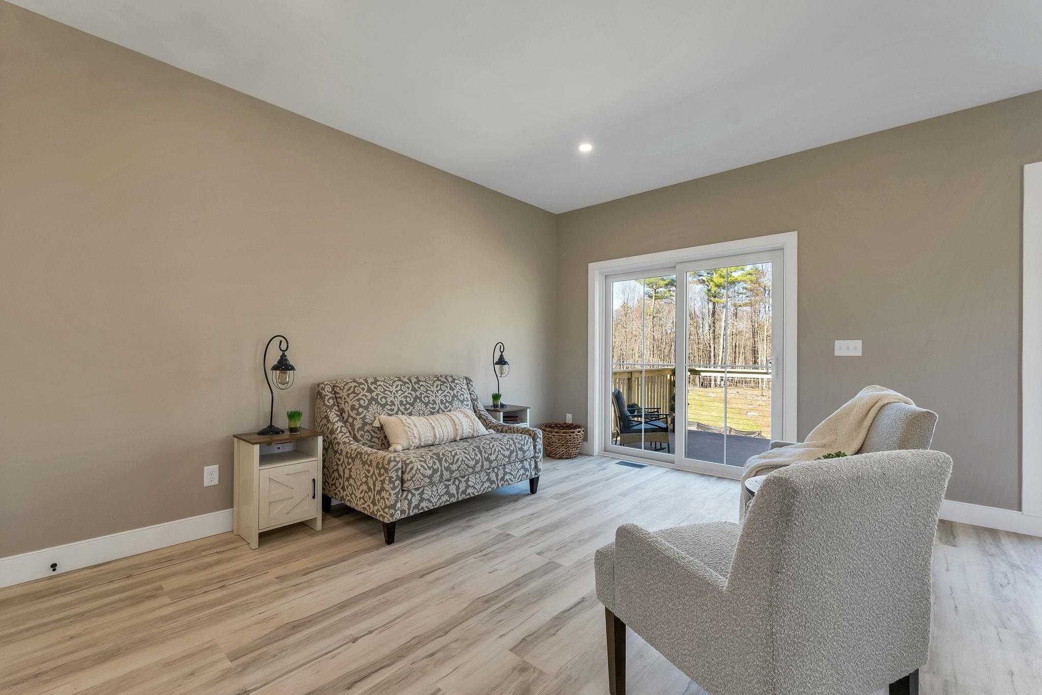 669 High Street Property Photo 23