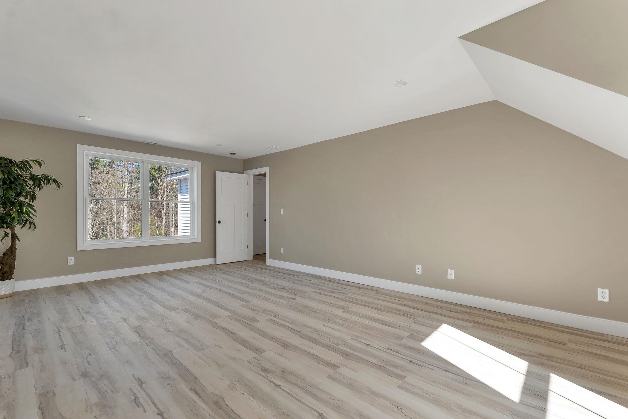 669 High Street Property Photo 43