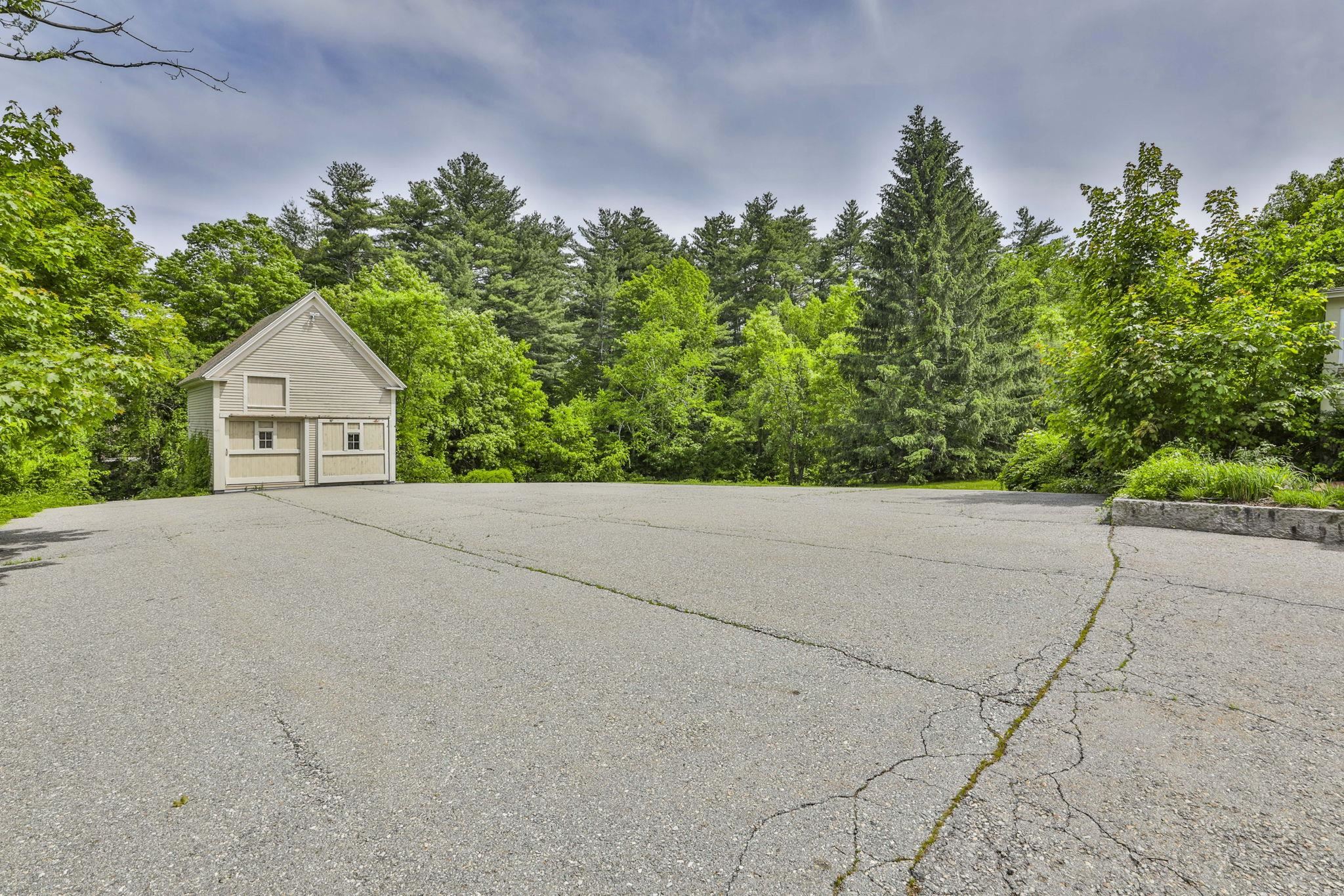 108 Ponemah Road Property Photo 4